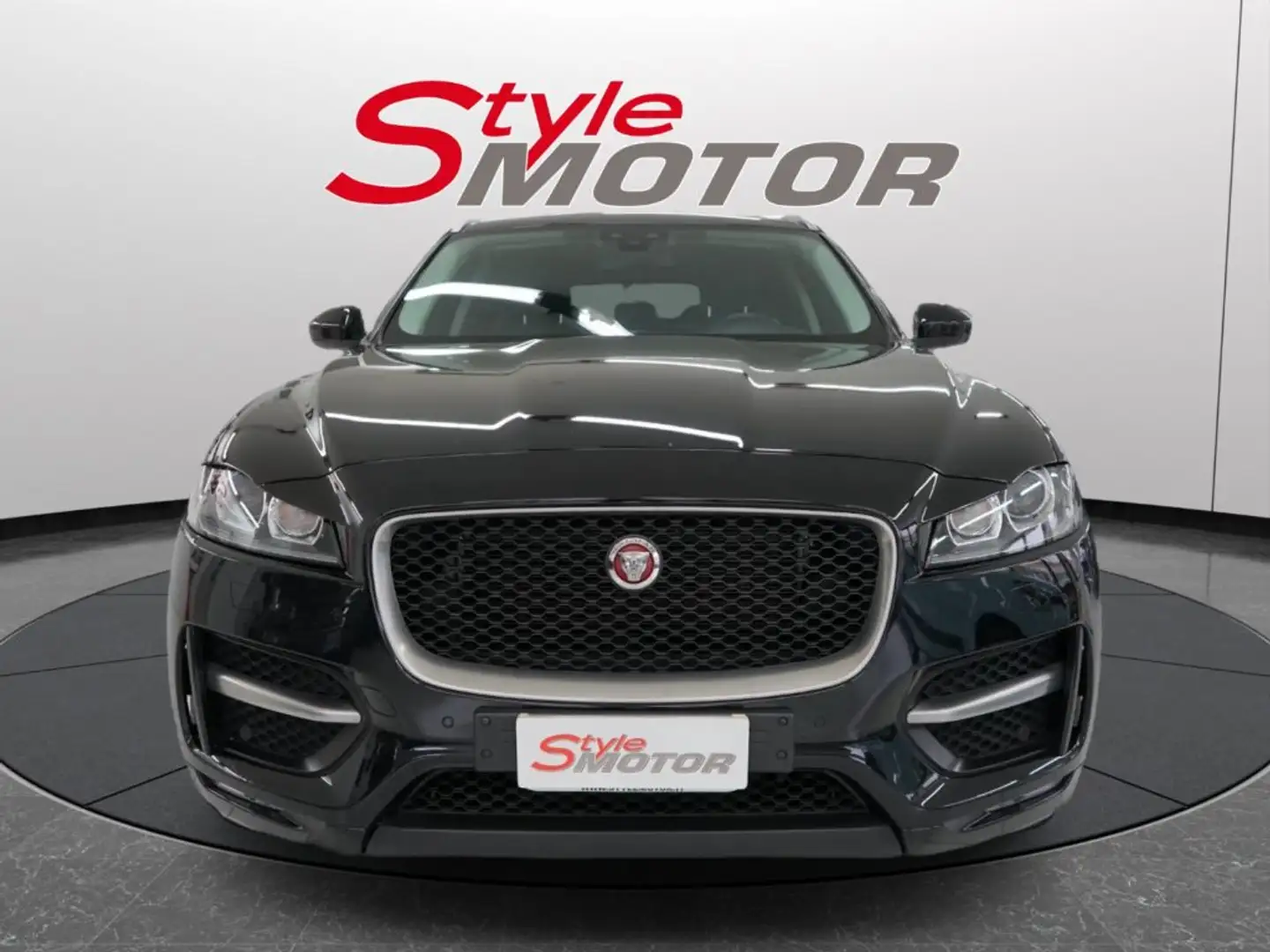 Jaguar F-Pace 2.0 D 180 CV AWD R-Sport  Certificata Uniprop. Nero - 1