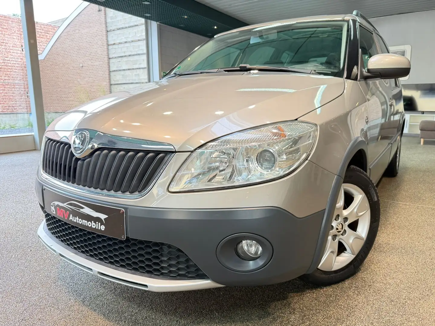 Skoda Roomster 1.2TSI * Toit pano * Clim auto * Cruise Gris - 1
