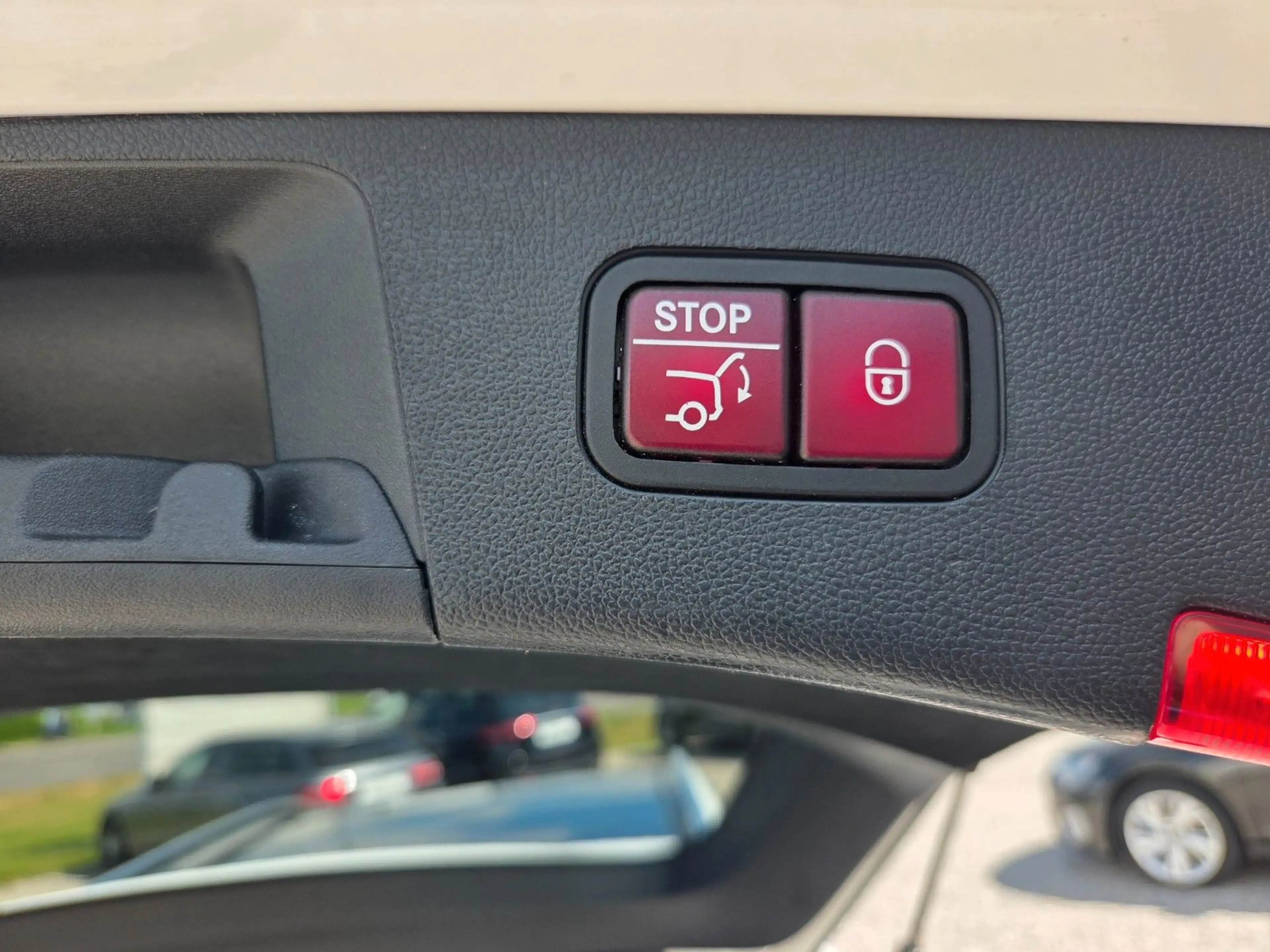 Mercedes-Benz E 300 T AMG LINE AHK*Pano*ACC*LED*LEDER*uvm — photo 12