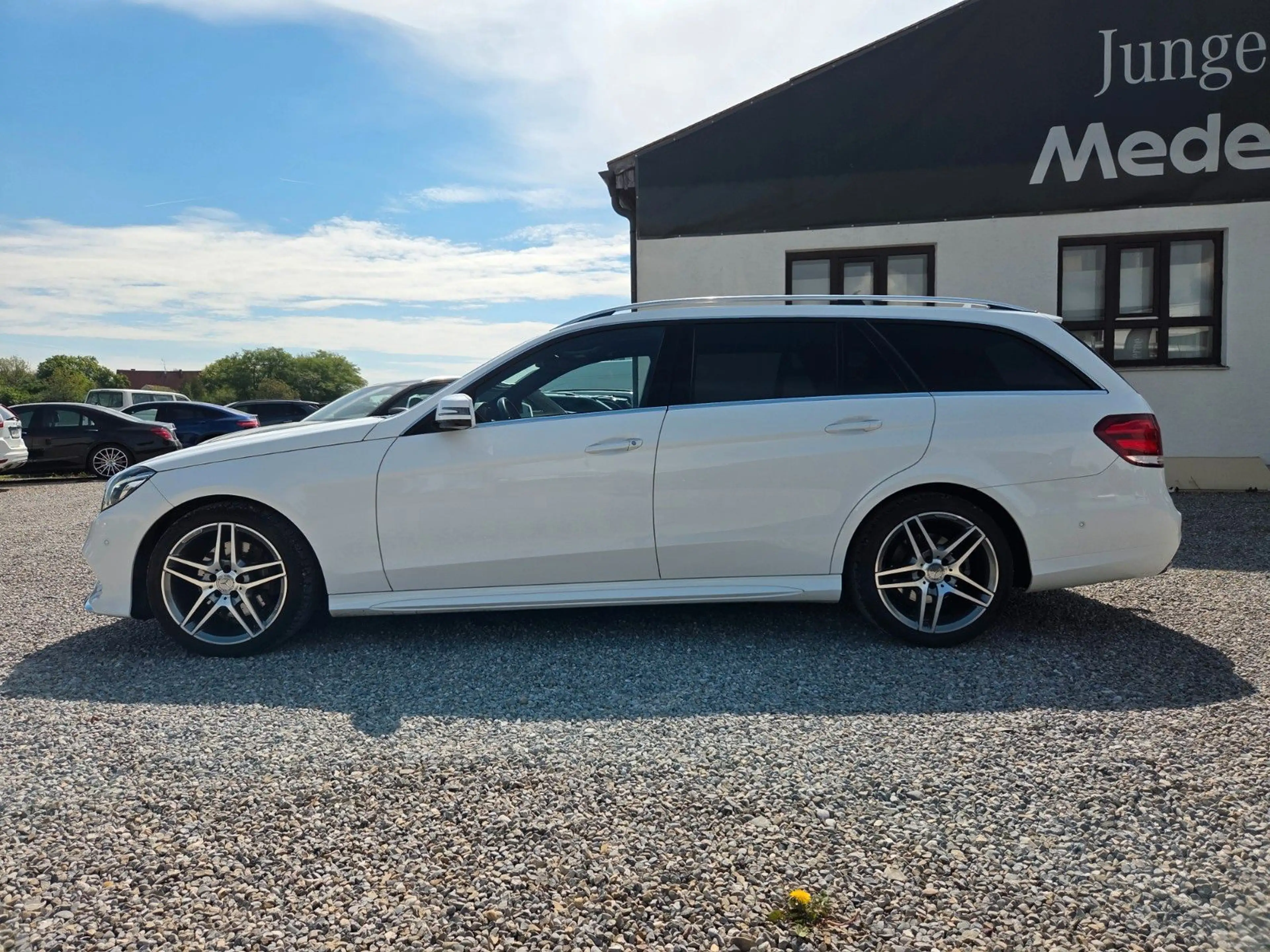 Mercedes-Benz E 300 T AMG LINE AHK*Pano*ACC*LED*LEDER*uvm — photo 10