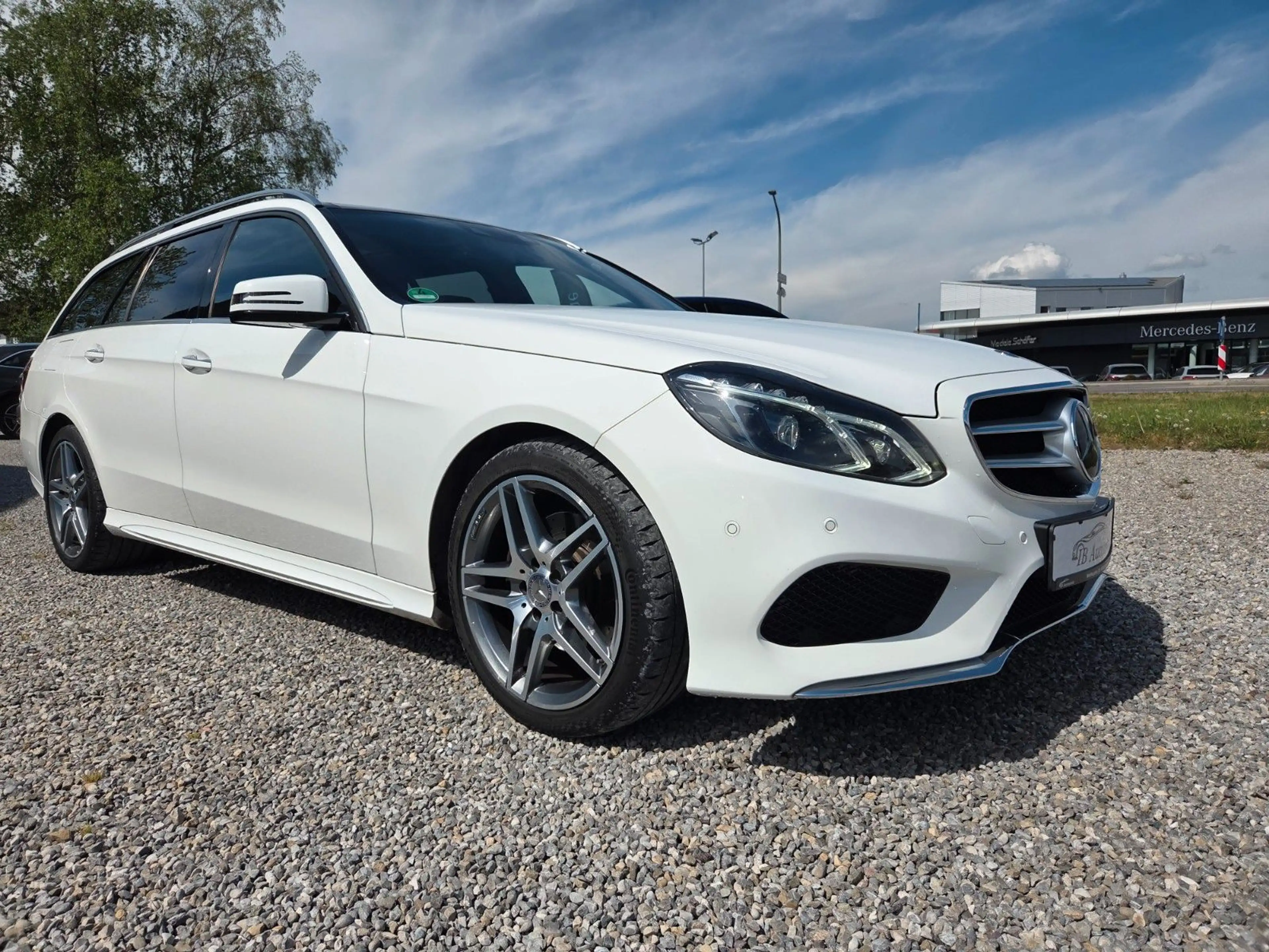 Mercedes-Benz E 300 T AMG LINE AHK*Pano*ACC*LED*LEDER*uvm — photo 5