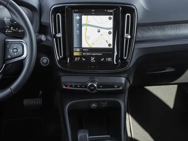 Volvo XC40 view 12