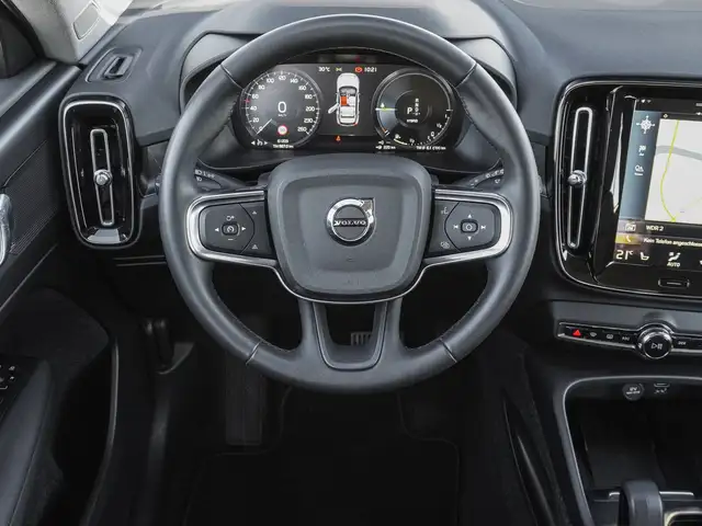 Volvo XC40 view 11