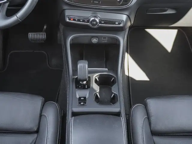 Volvo XC40 view 13