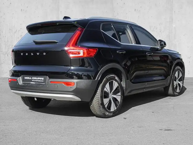 Volvo XC40 view 4