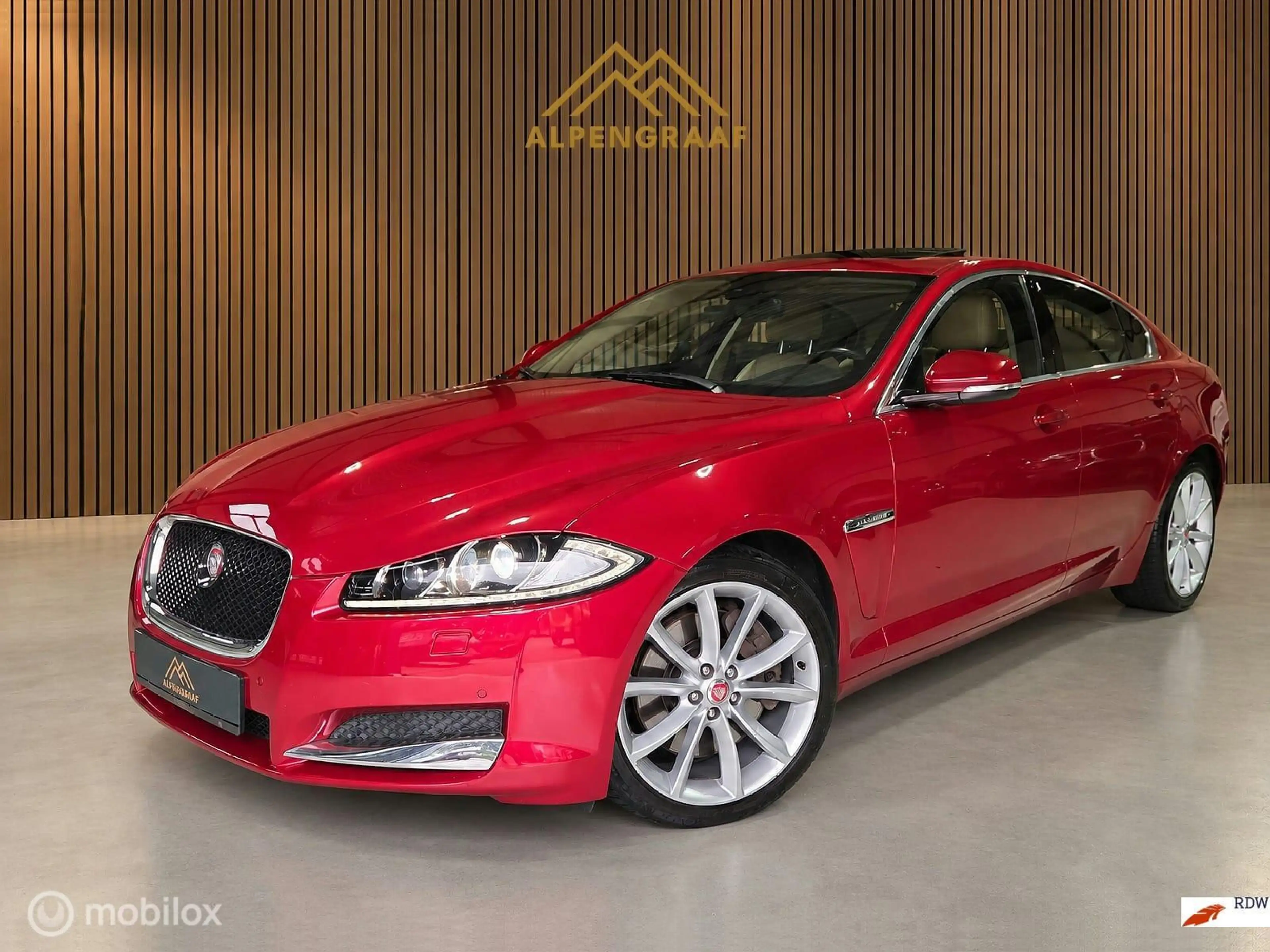 Jaguar XF 3.0 V6 340pk schuifkanteldak|Camera|Navigatie|Lede