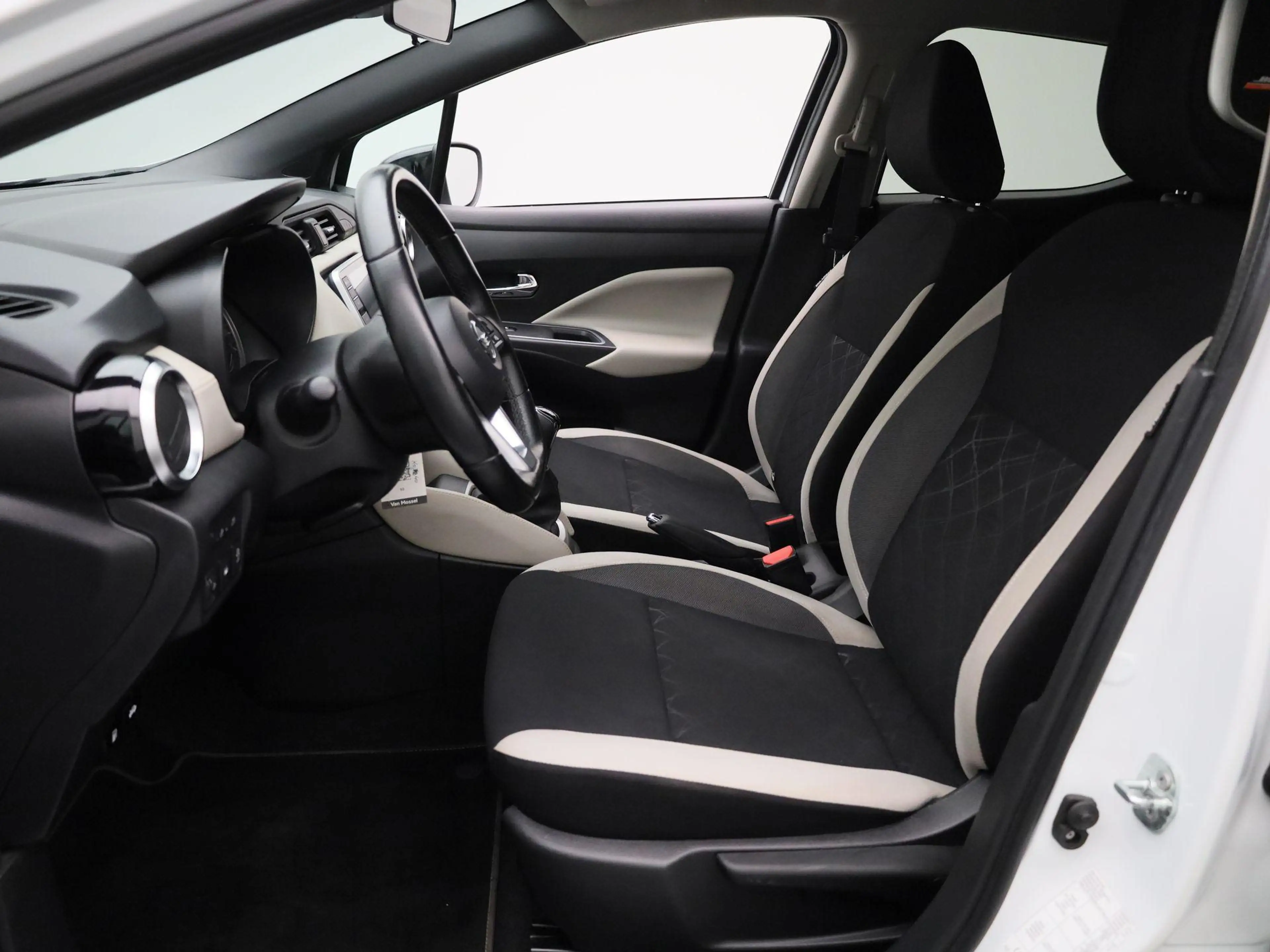 Nissan Micra 1.0 IG-T N-Design NAVIGATIE | AIRCO | PARKEERSENSO — photo 11