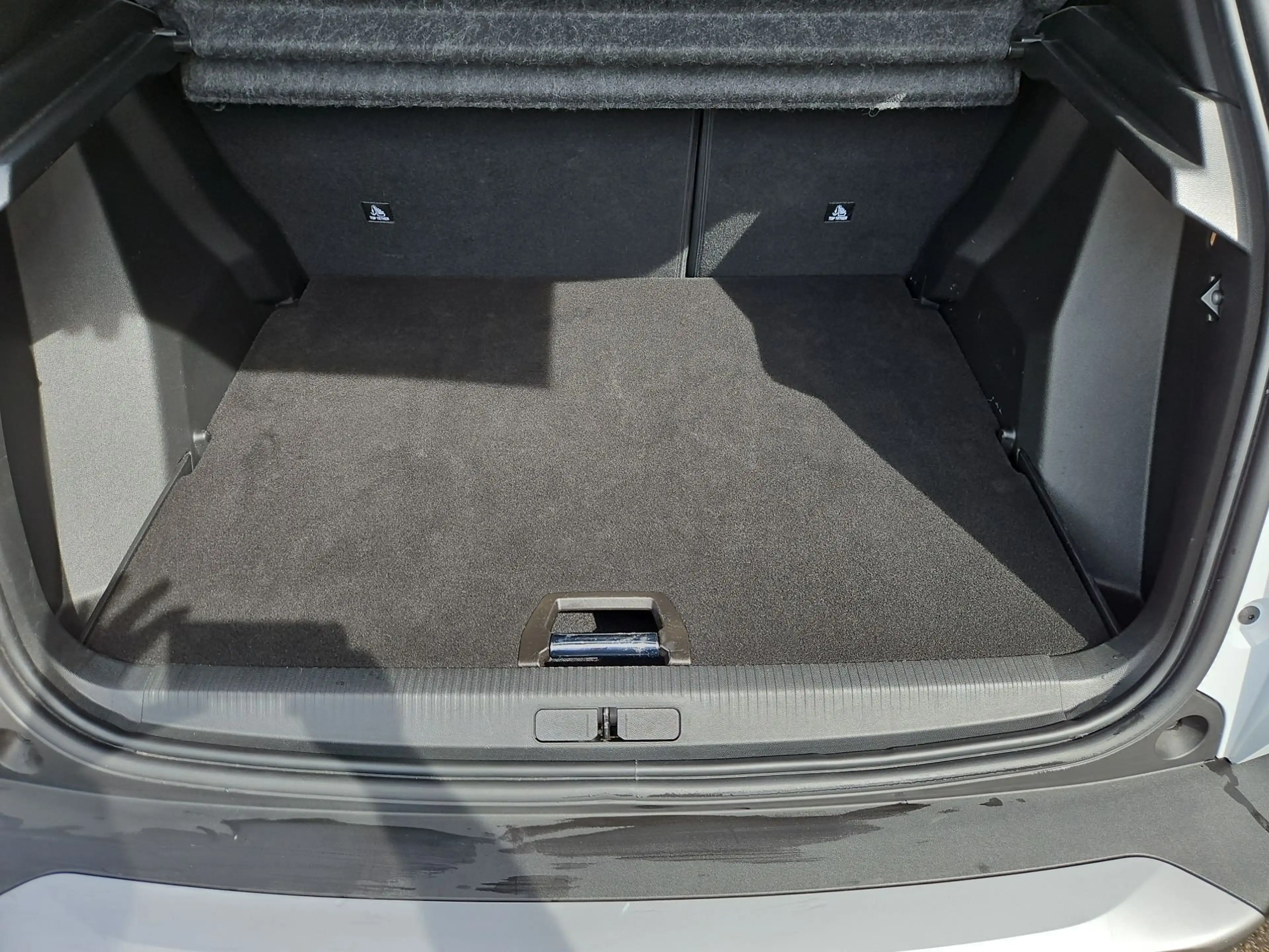 Peugeot 2008 1.2 PureTech 130 GT ACC KeyLess LED Navi — photo 12