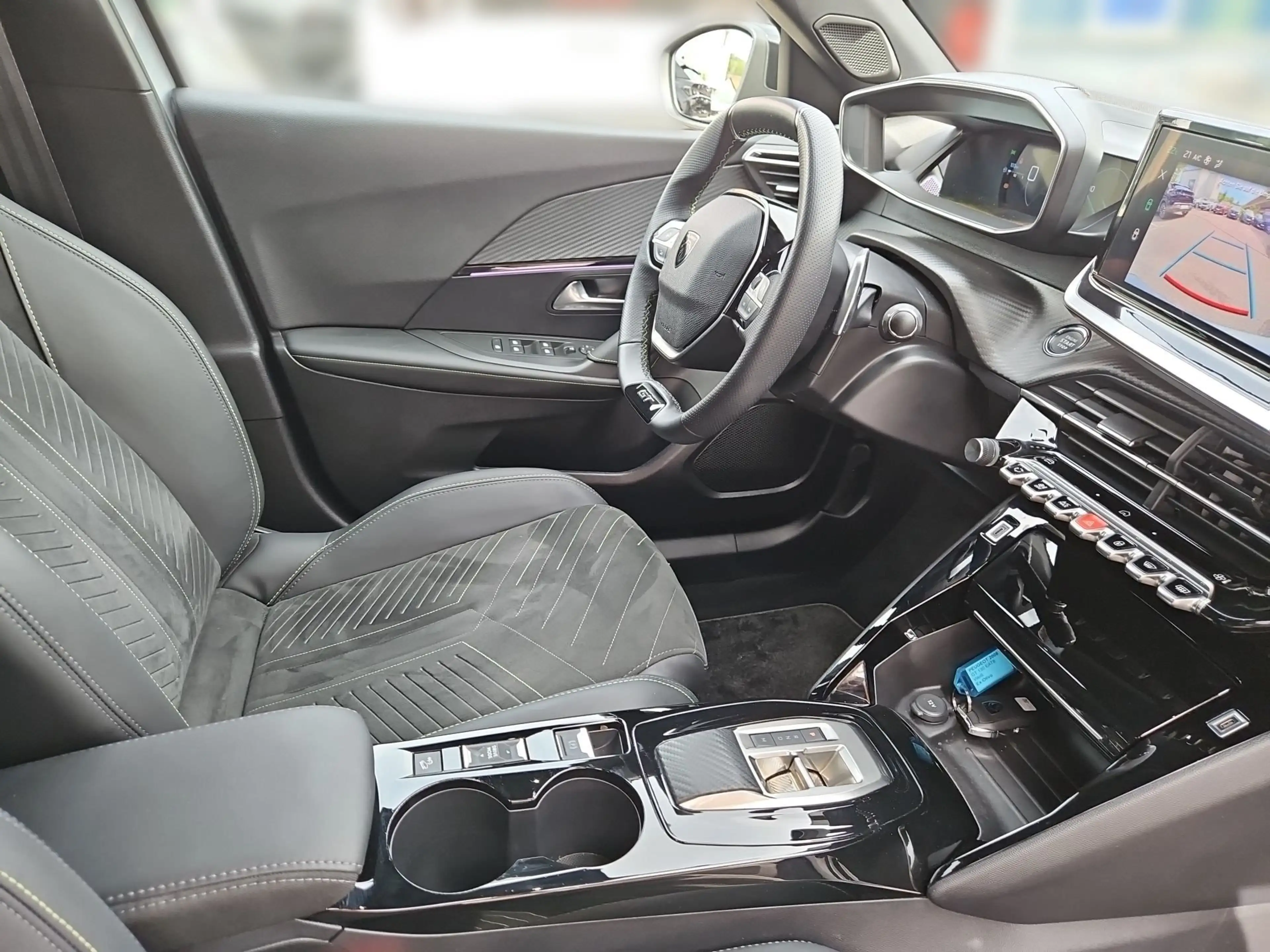 Peugeot 2008 1.2 PureTech 130 GT ACC KeyLess LED Navi — photo 14