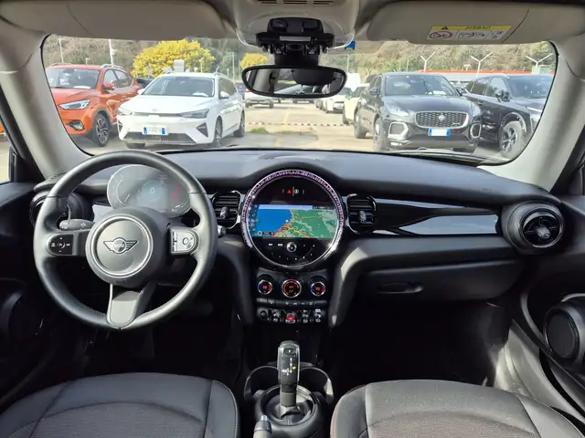 Mini Cooper Cooper view 8