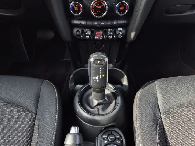 Mini Cooper Cooper view 10