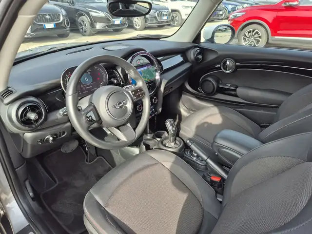 Mini Cooper Cooper view 6