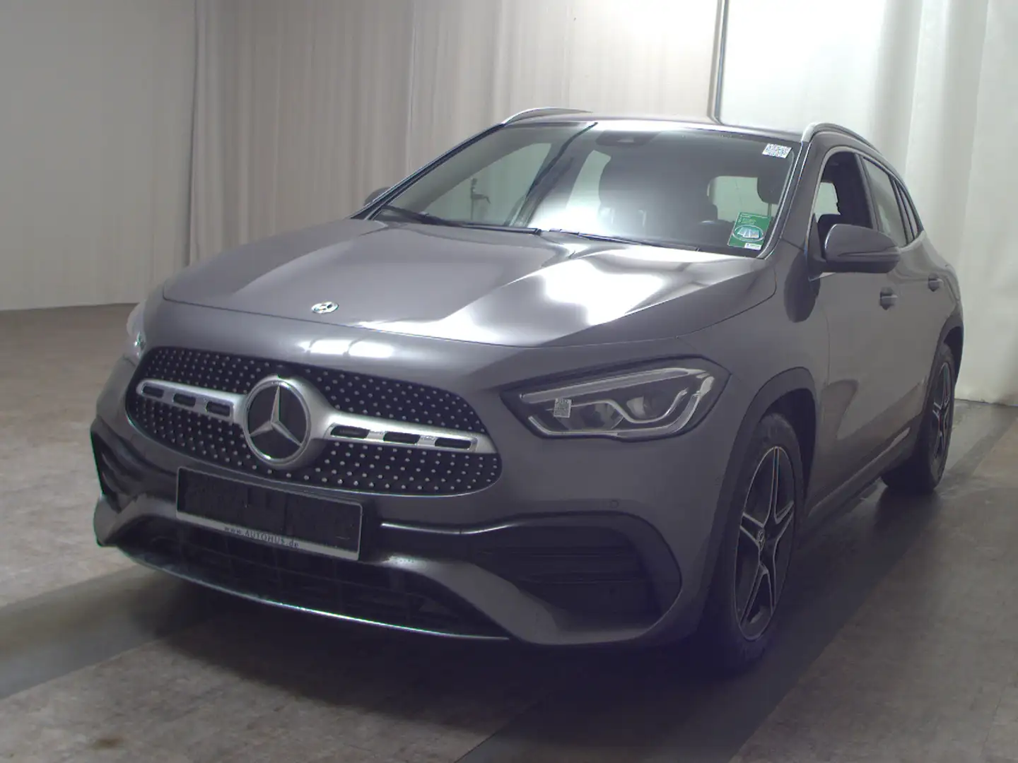 Mercedes-Benz GLA 220 d AMG-Line Navi LED MBUX AHK RFK Grau - 2