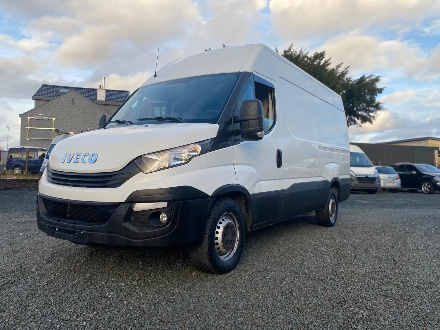 Iveco Daily 35S16 Blanc - 2