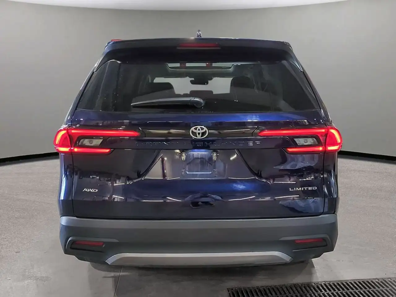 Toyota Grand Highlander снимка Toyota Grand Highlander