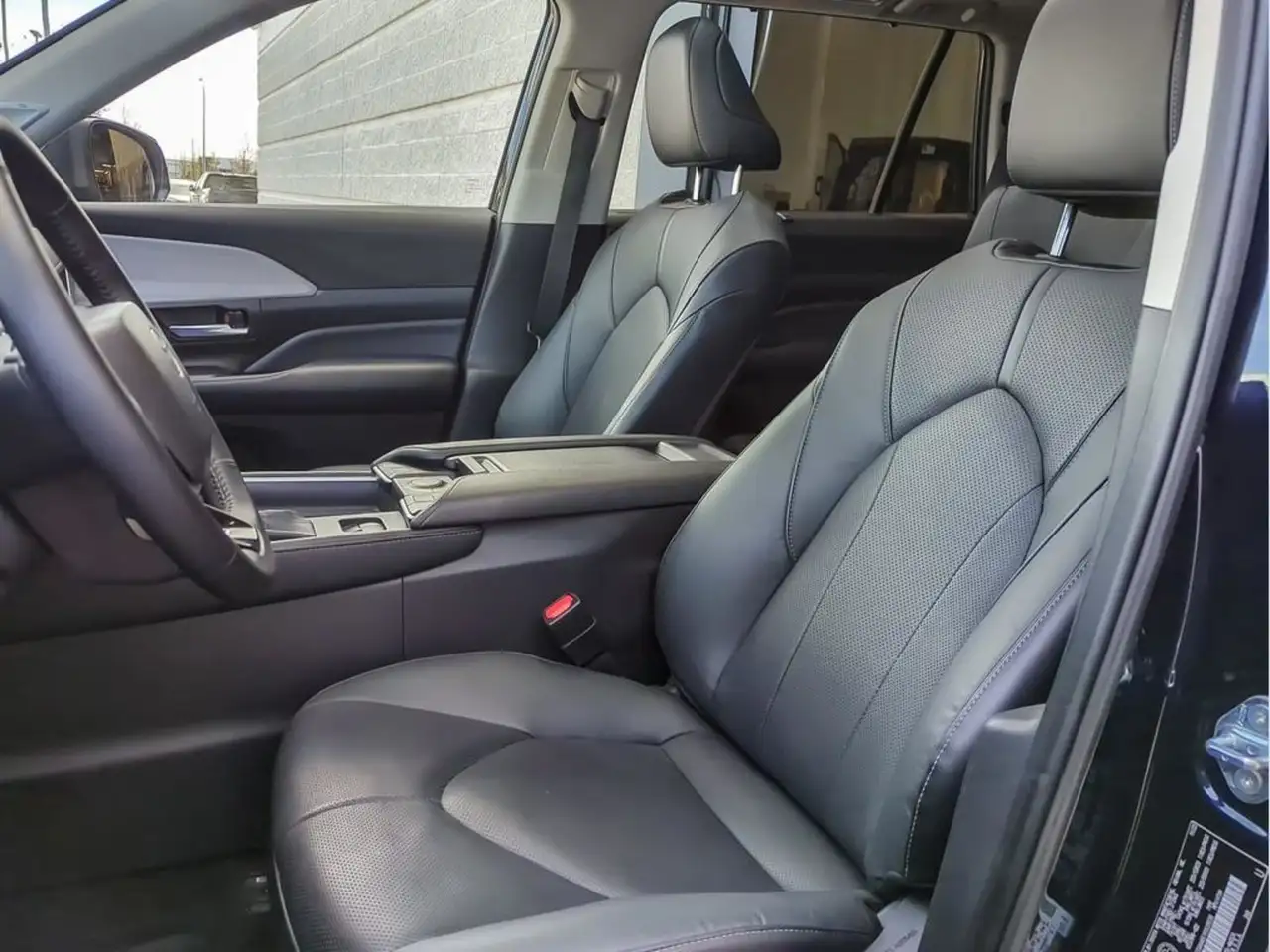 Toyota Grand Highlander снимка Toyota Grand Highlander