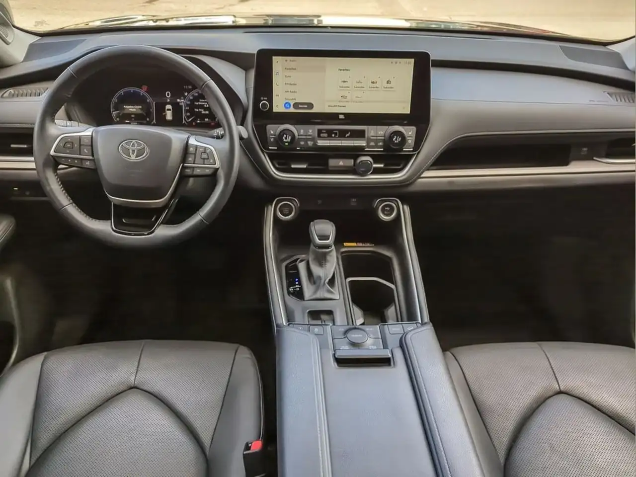 Toyota Grand Highlander снимка Toyota Grand Highlander