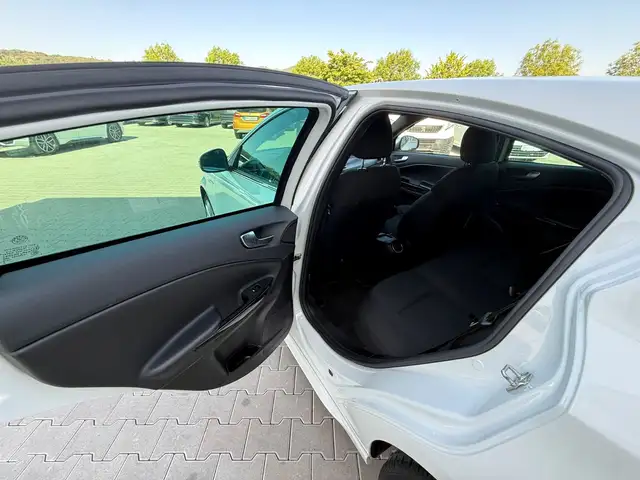 Alfa Romeo Giulietta view 8