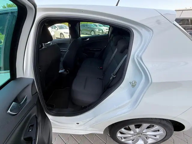 Alfa Romeo Giulietta view 9