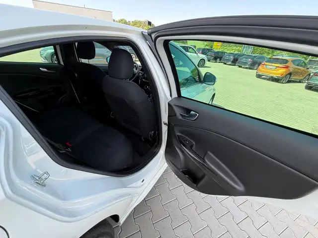 Alfa Romeo Giulietta view 18