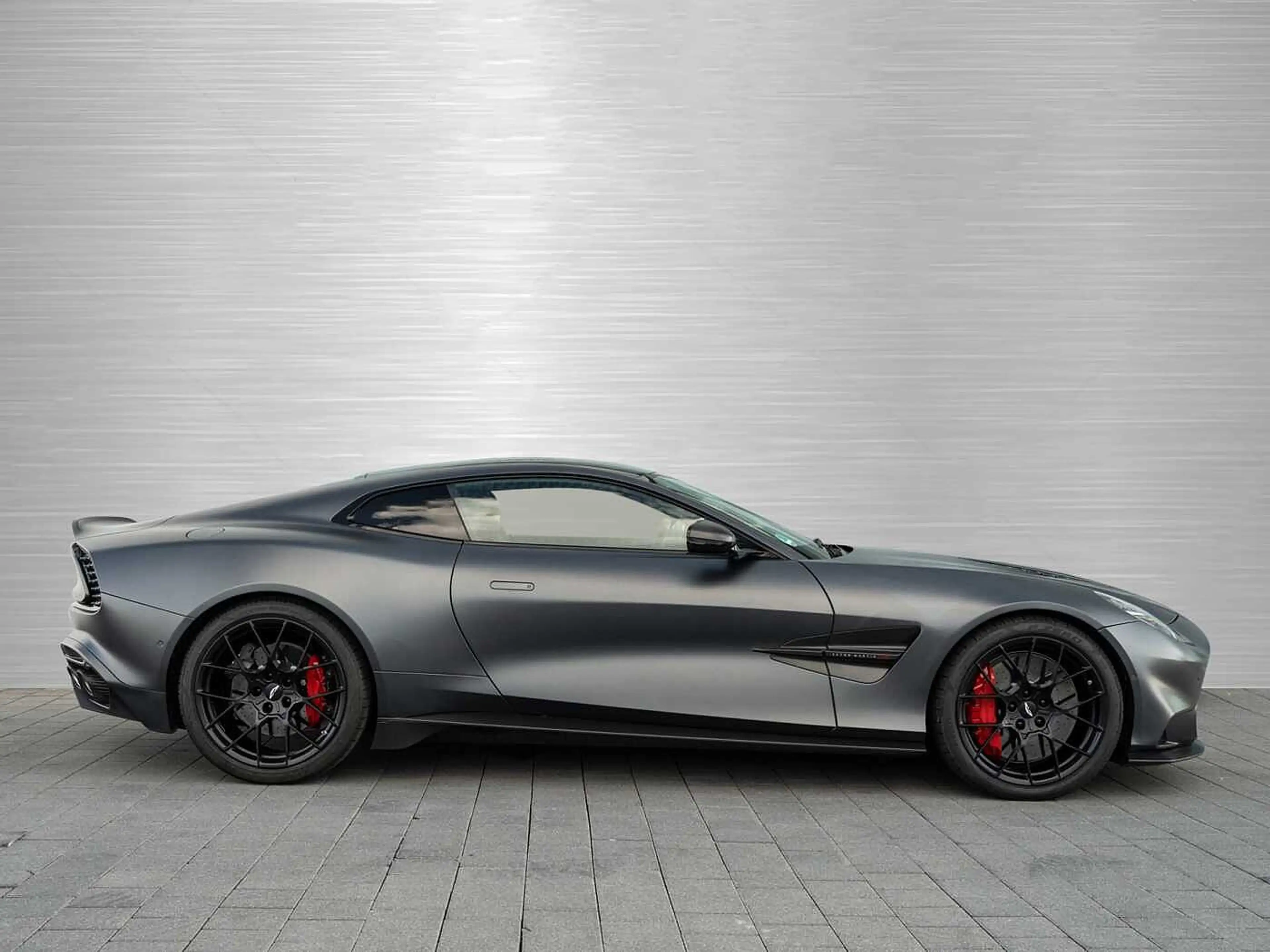 Aston Martin Vanquish Vorführwagen — photo 13