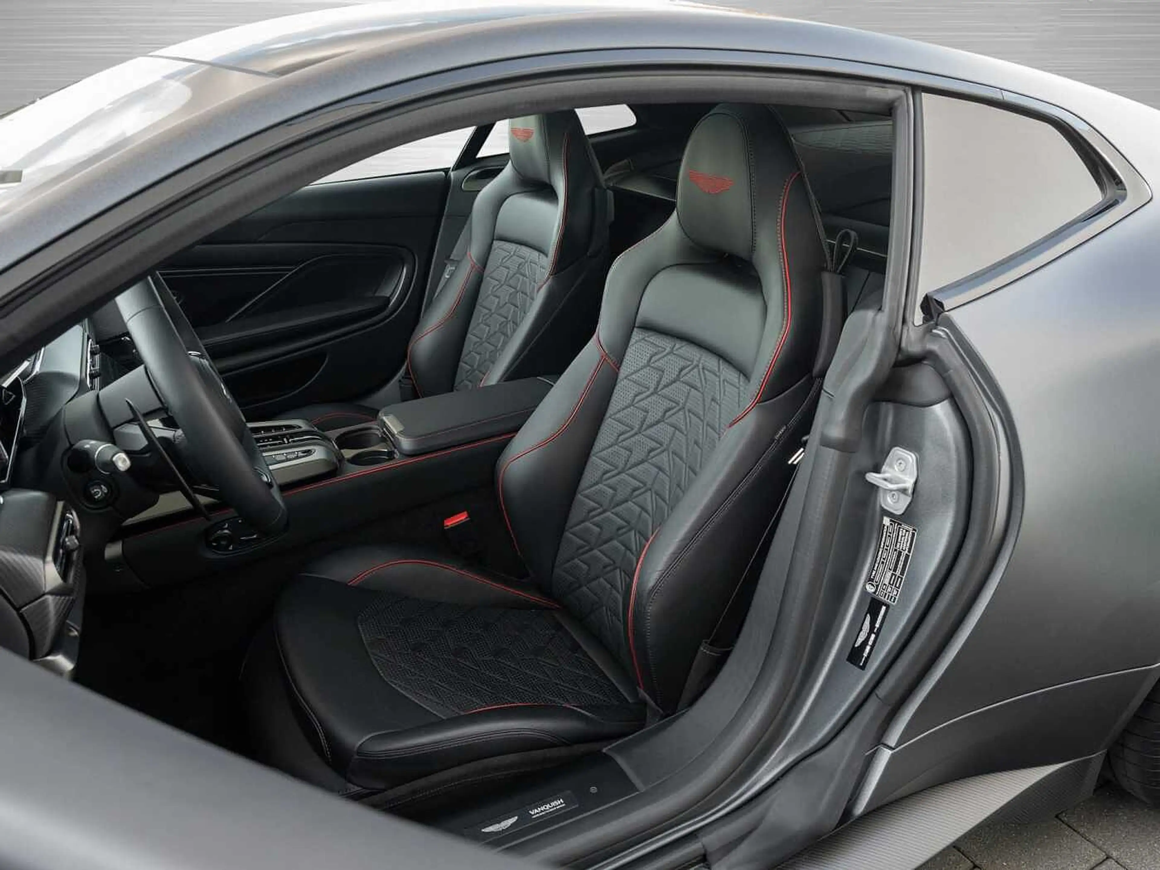 Aston Martin Vanquish Vorführwagen — photo 12