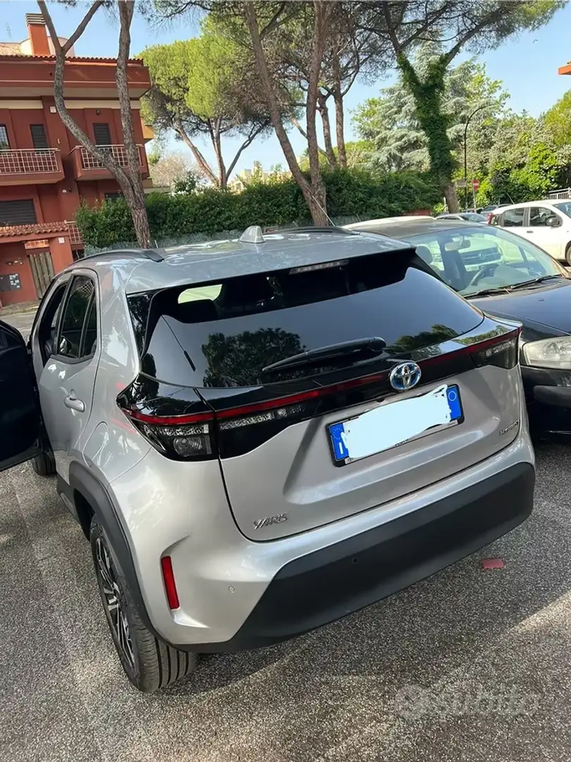 Toyota Yaris Yaris Cross Cross 1.5h Trend fwd 116cv e-cvt Argento - 2