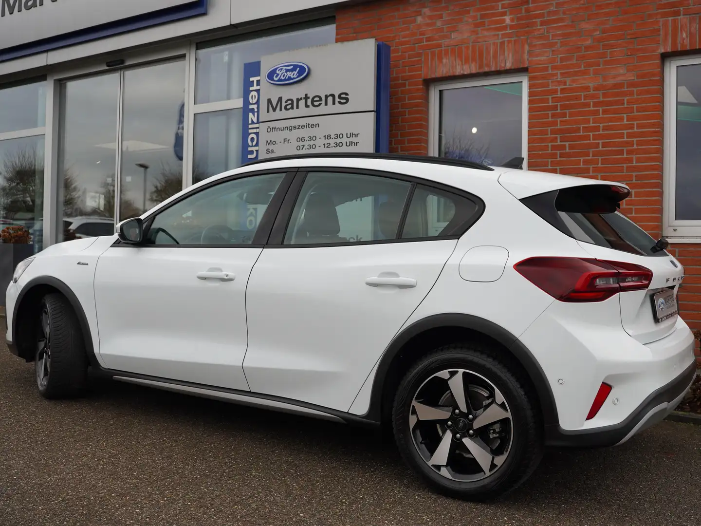 Ford Focus Active 1,0L 155PS Ecoboost | AHK, Winter-Paket, Weiß - 2