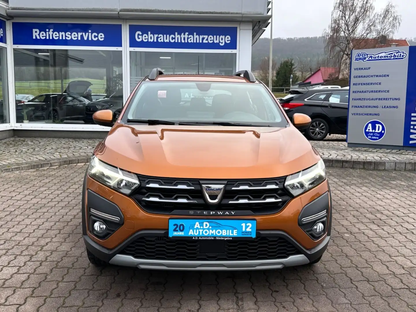 Dacia Sandero III Stepway Comfort/Navi/Sitzheizung Orange - 2