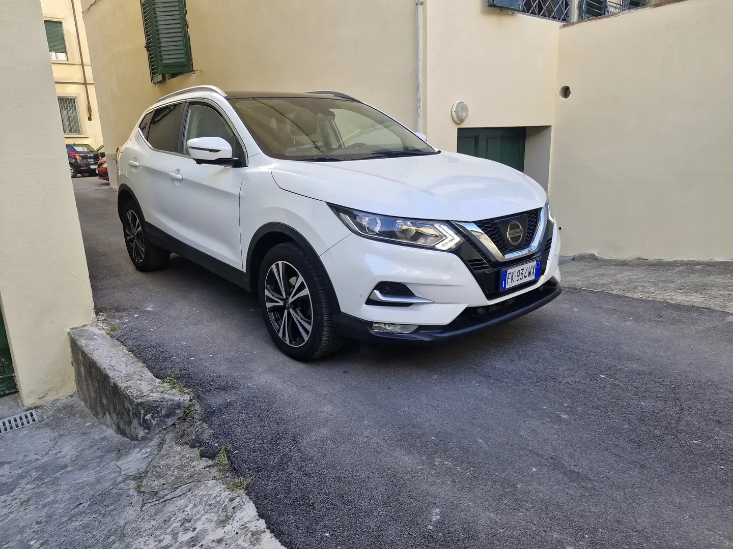 Nissan Qashqai 1.5 dci Tekna 110cv - 2