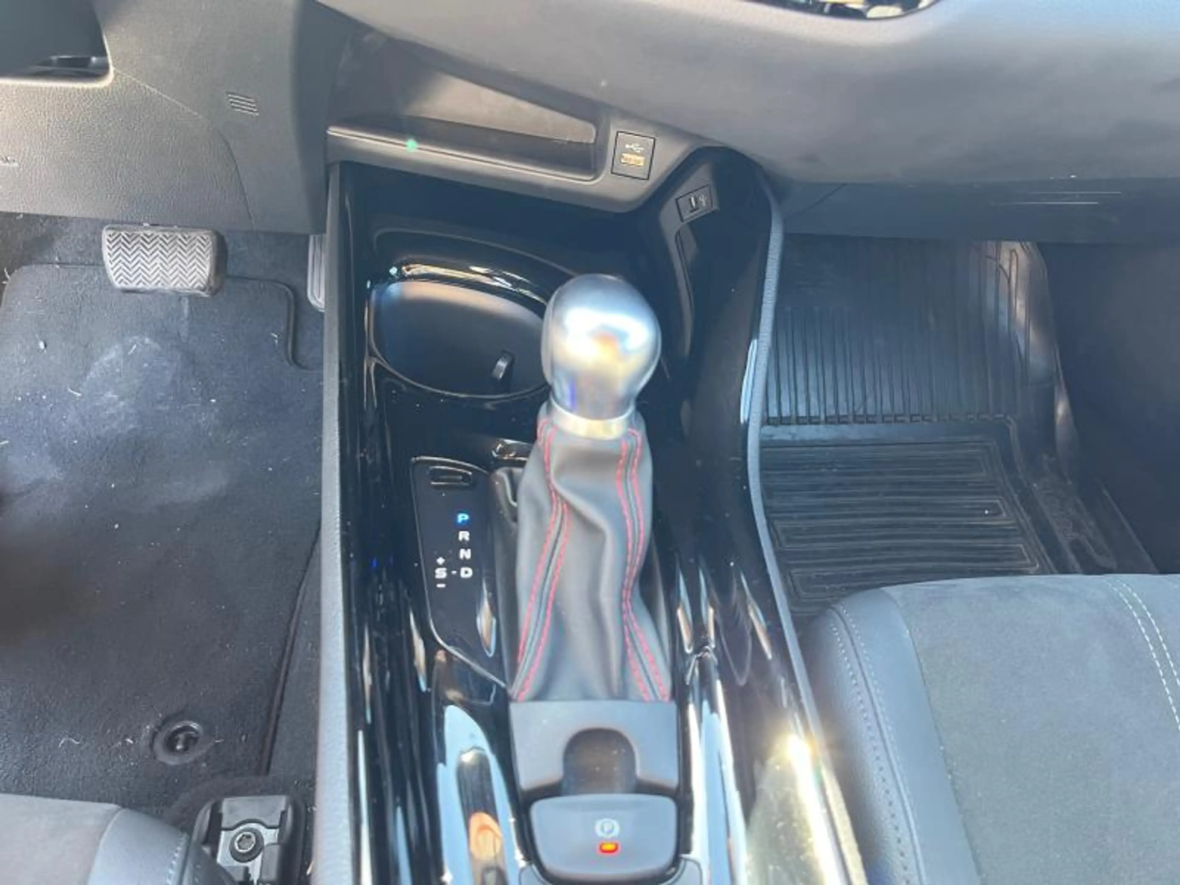 Toyota C-HR 2.0 Hybrid GR SPORT — photo 15