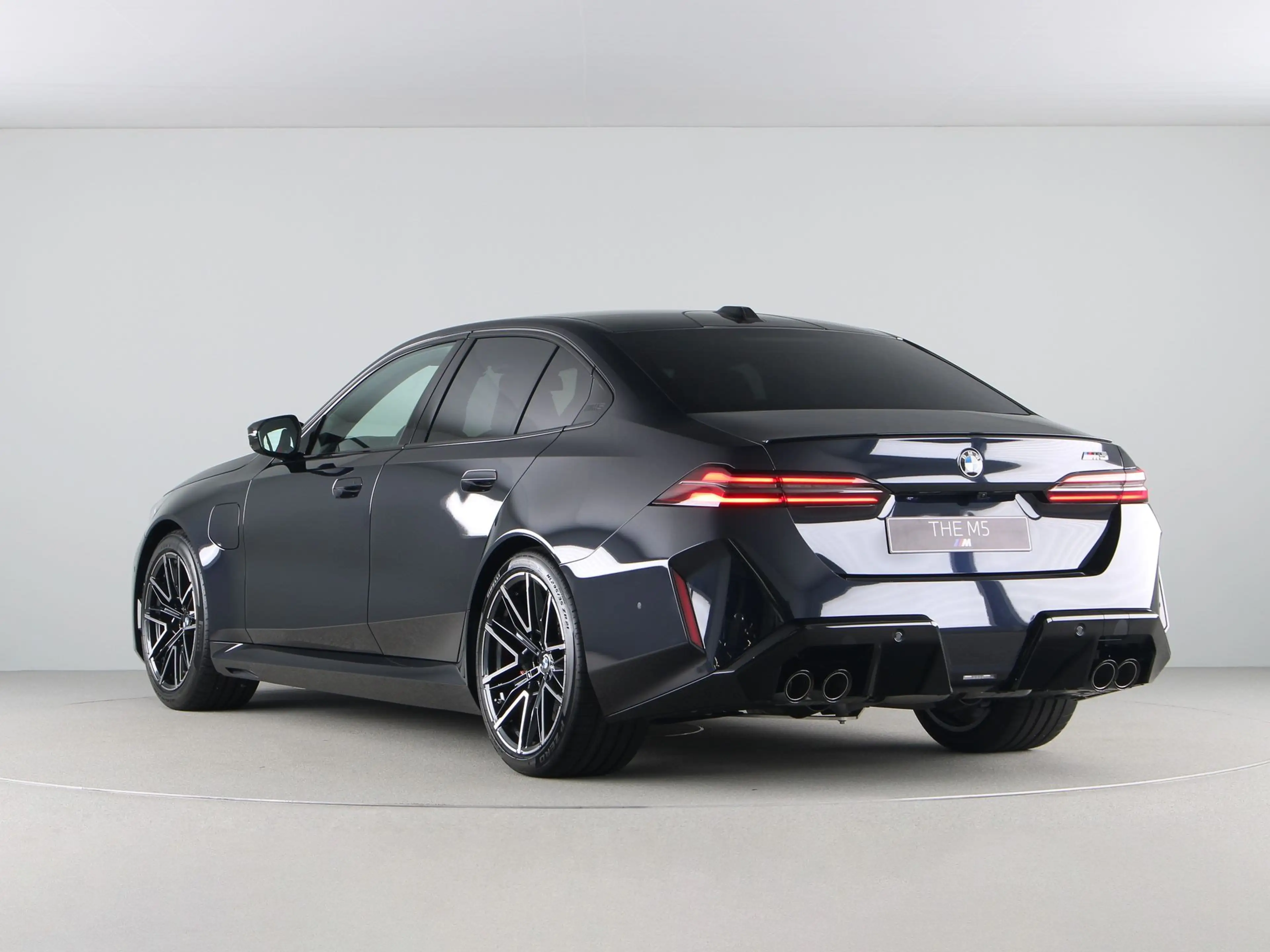 BMW M5 Sedan Comfort Pakket | M Driver's Pack | Driving A — photo 11