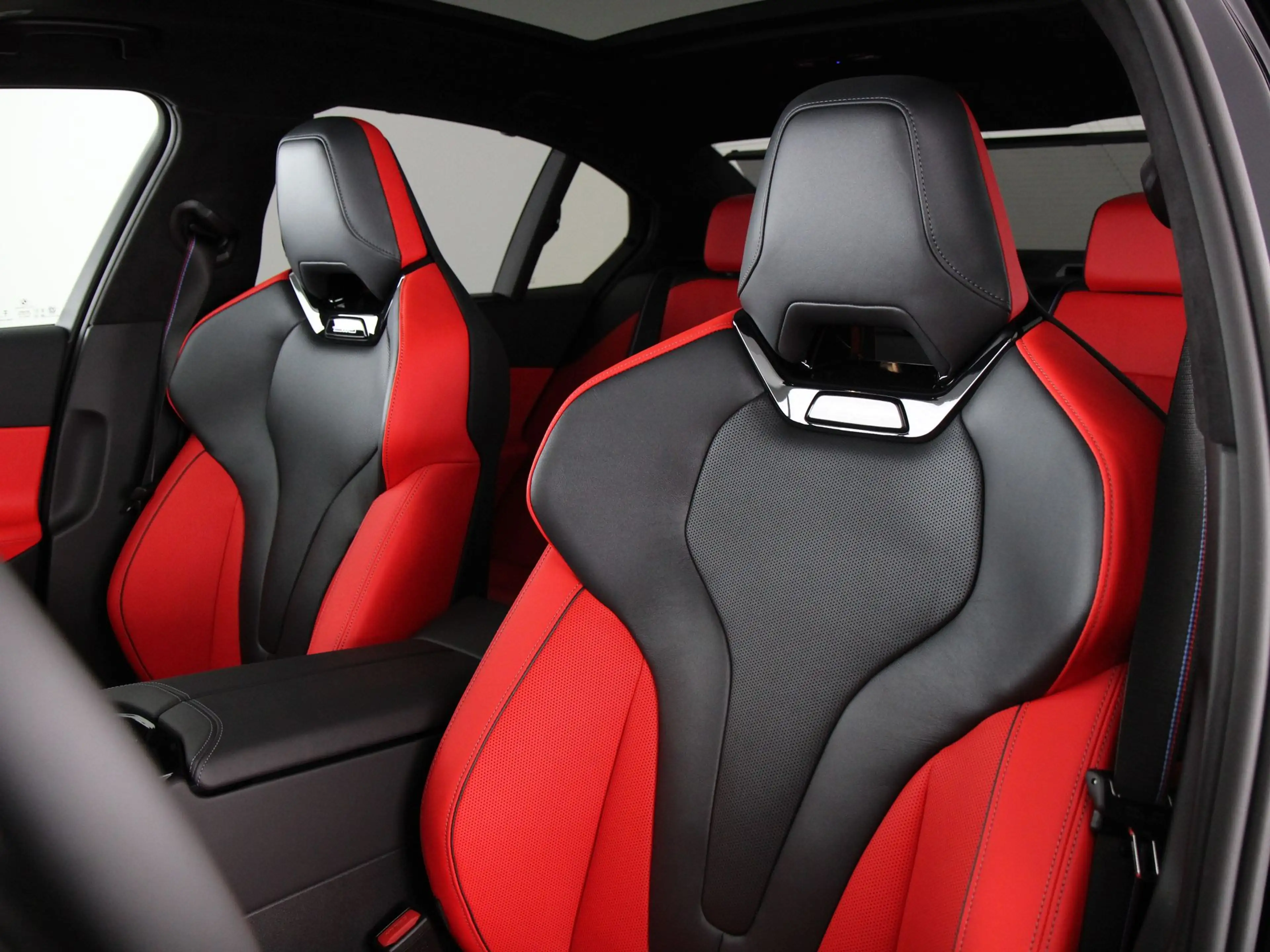 BMW M5 Sedan Comfort Pakket | M Driver's Pack | Driving A — photo 5