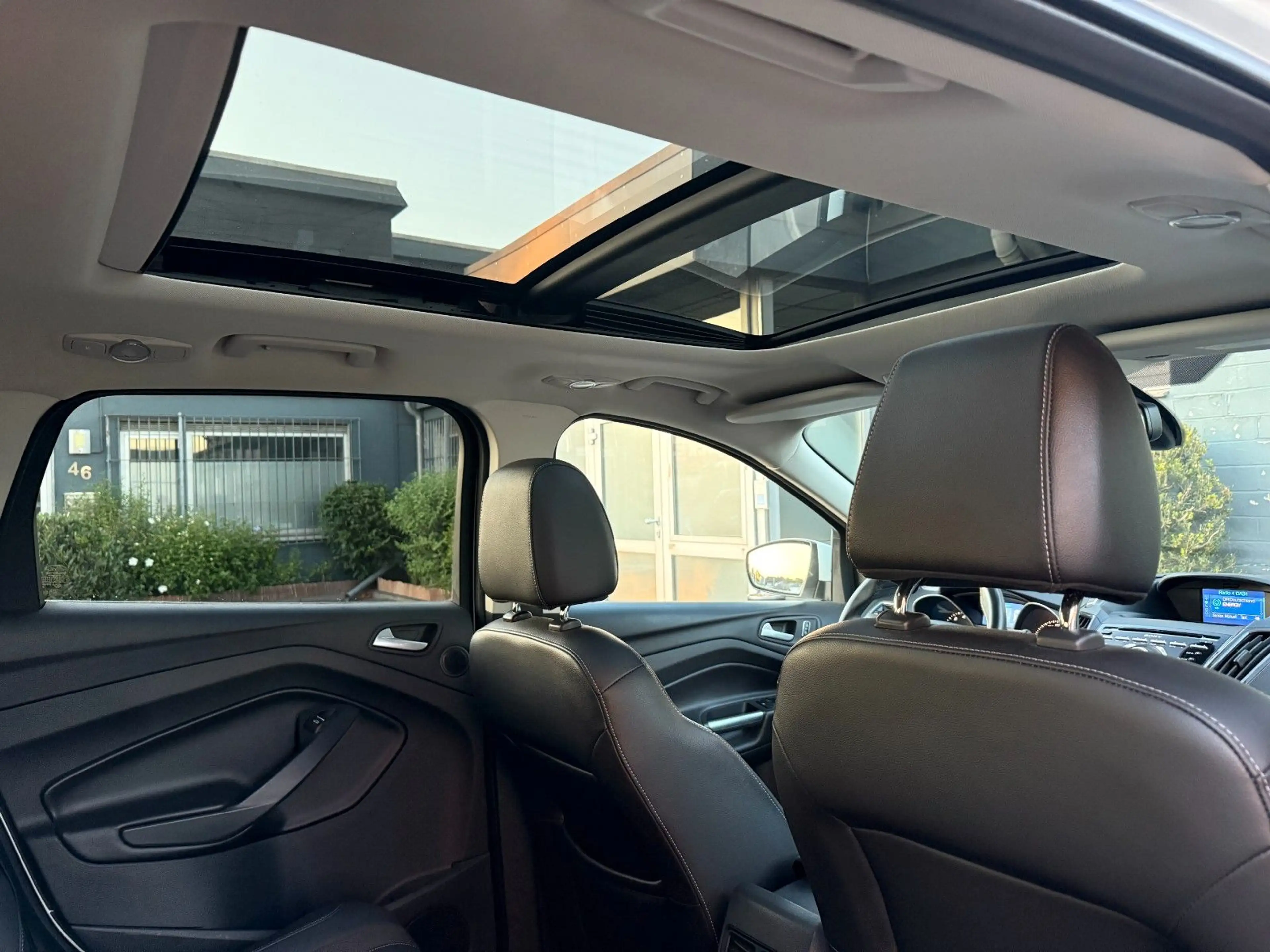 Ford Kuga Titanium 1,6*Pano*Kamera*Keyless*AHK*Xenon — photo 15