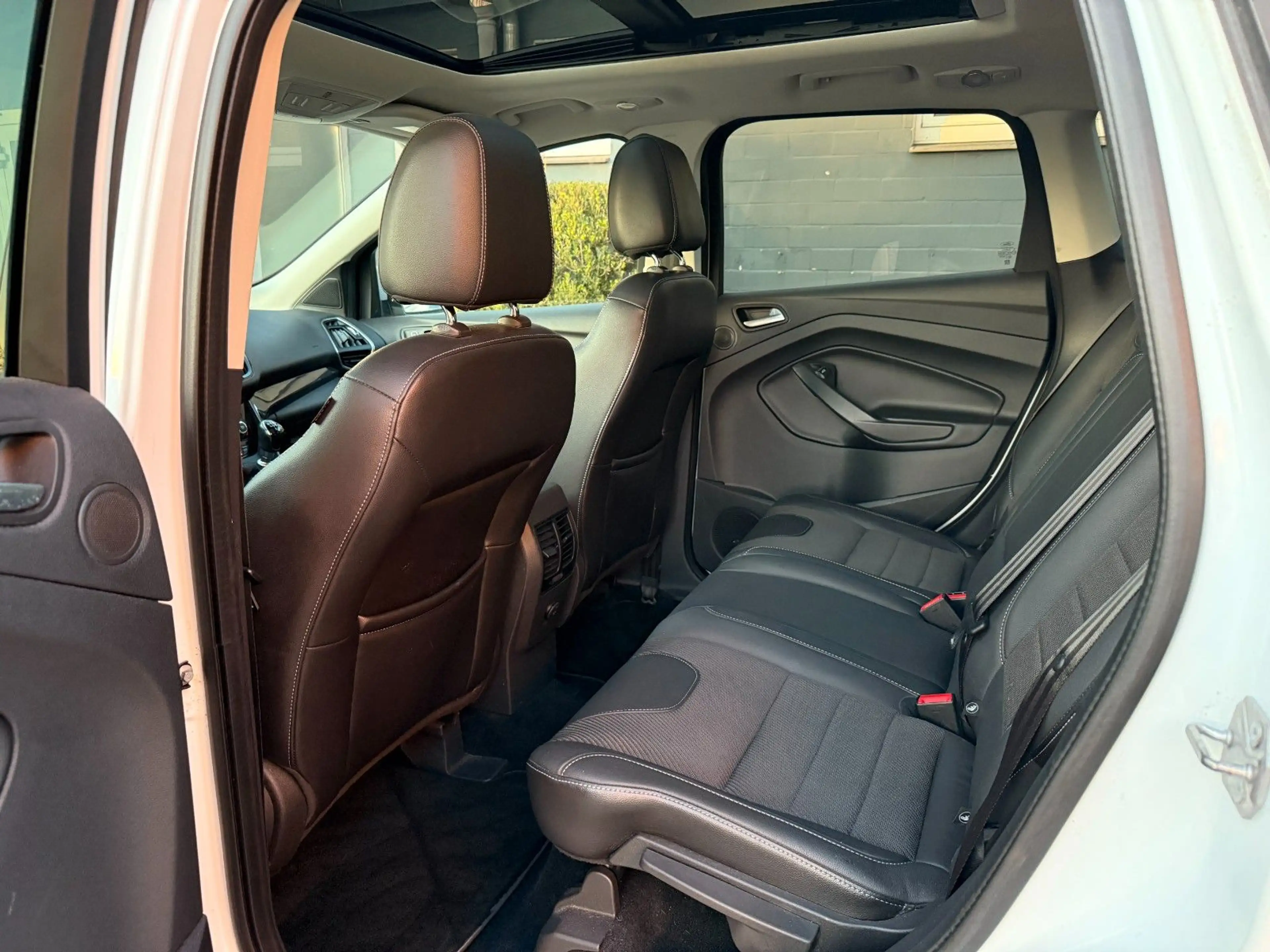 Ford Kuga Titanium 1,6*Pano*Kamera*Keyless*AHK*Xenon — photo 13
