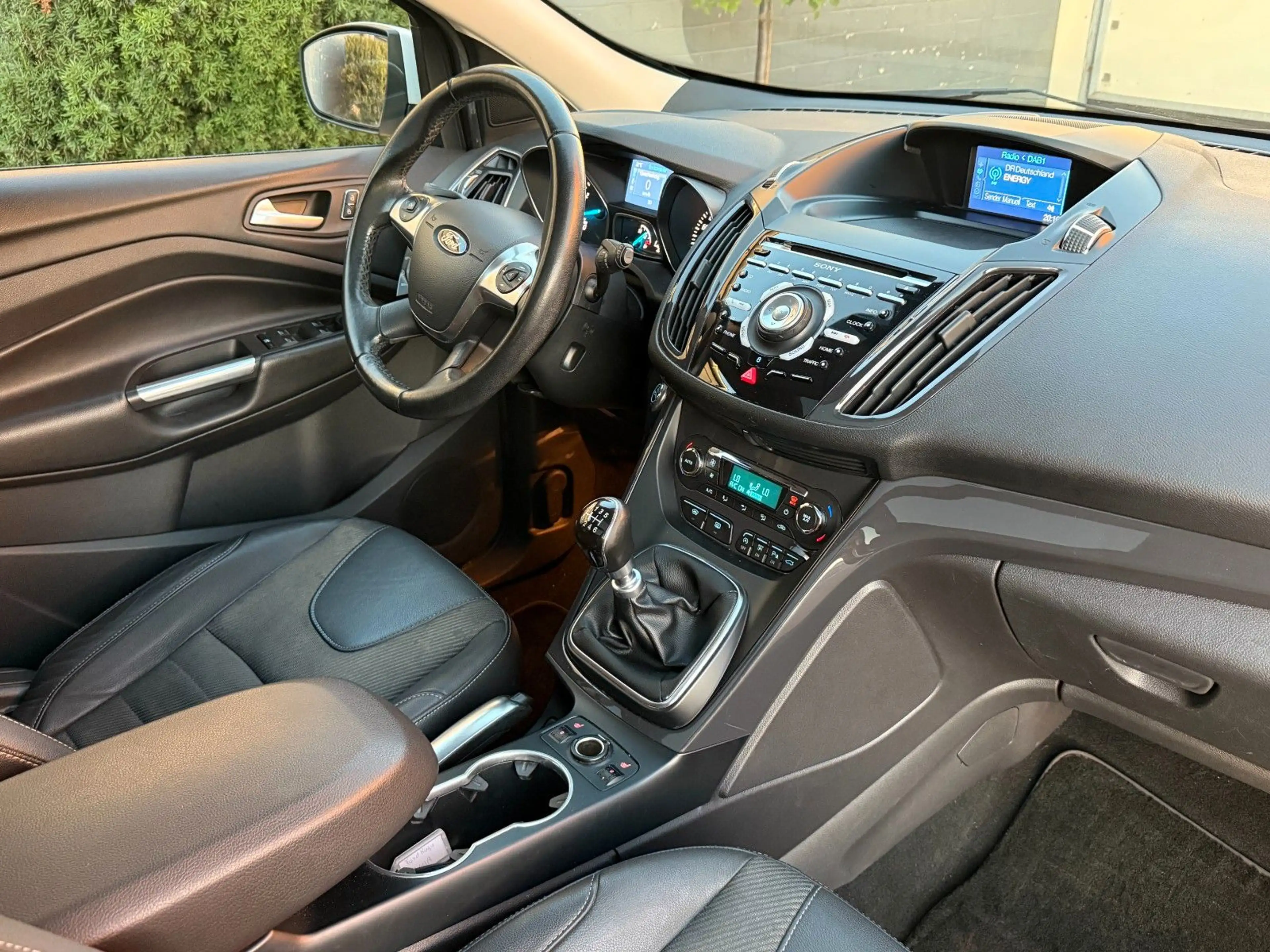Ford Kuga Titanium 1,6*Pano*Kamera*Keyless*AHK*Xenon — photo 9
