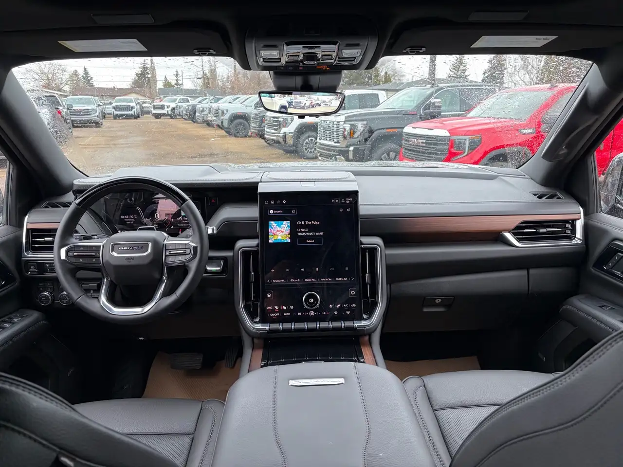 GMC Yukon снимка GMC Yukon