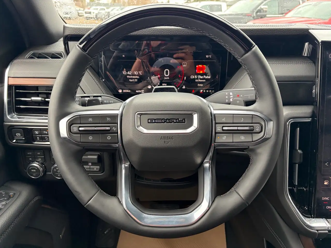 GMC Yukon снимка GMC Yukon