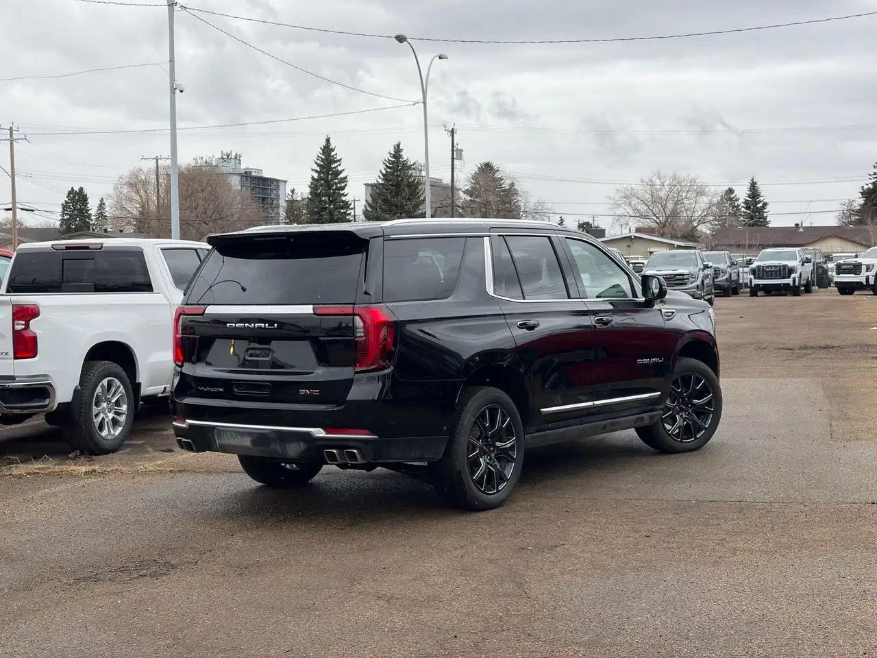 GMC Yukon снимка GMC Yukon