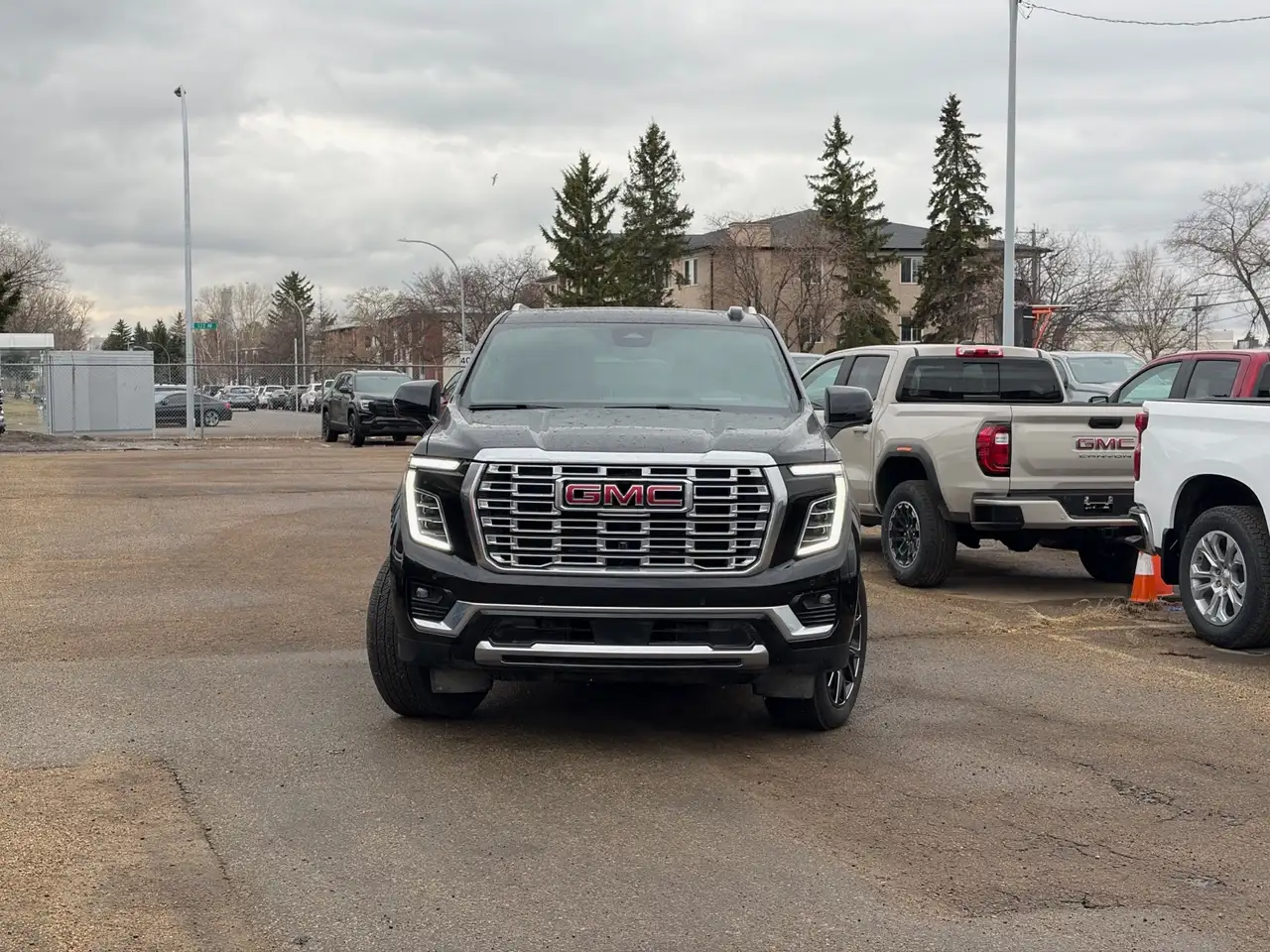 GMC Yukon снимка GMC Yukon