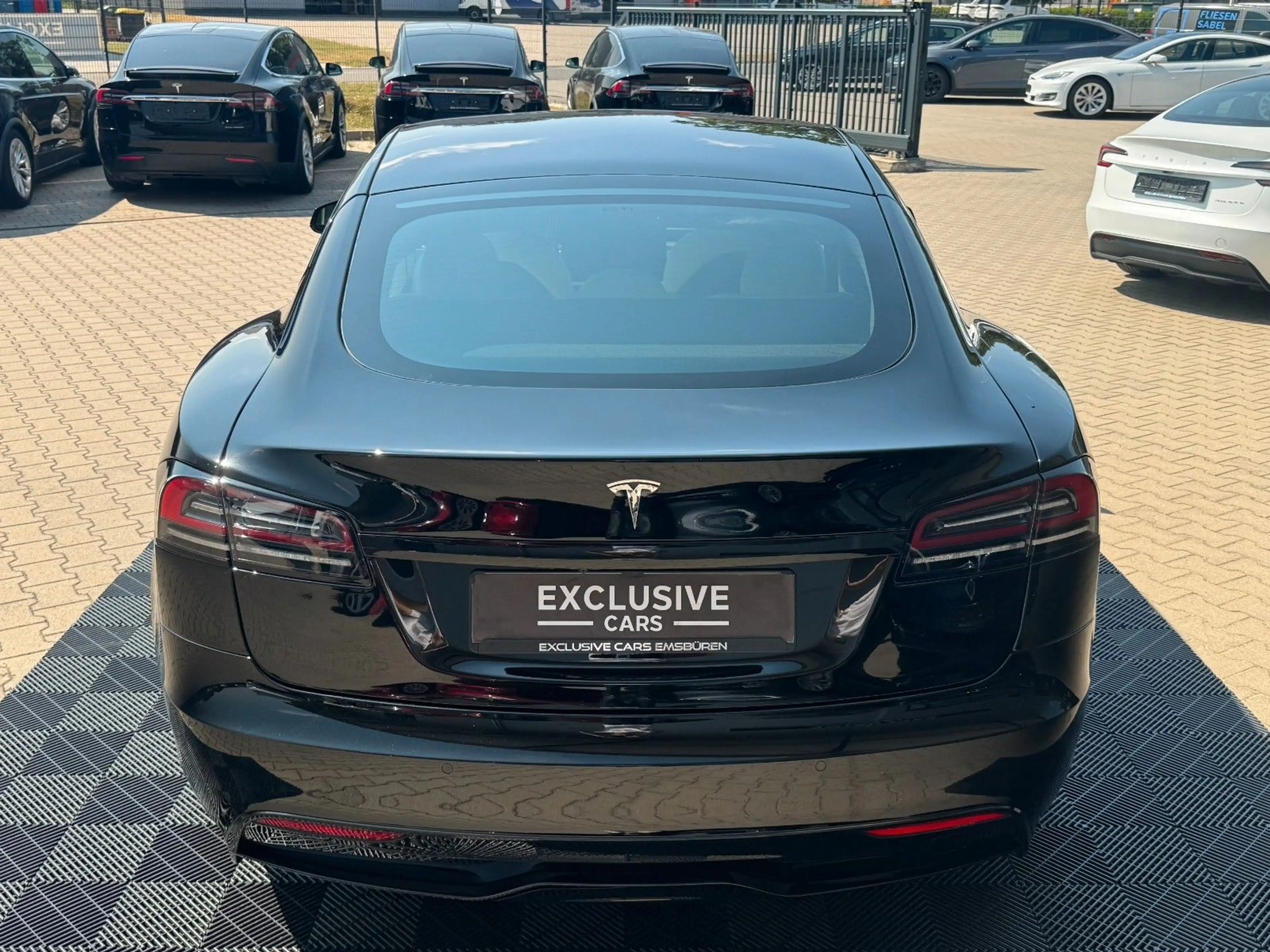 Tesla Model S MODEL S PALLADIUM | MATRIX | CREAM | — photo 8