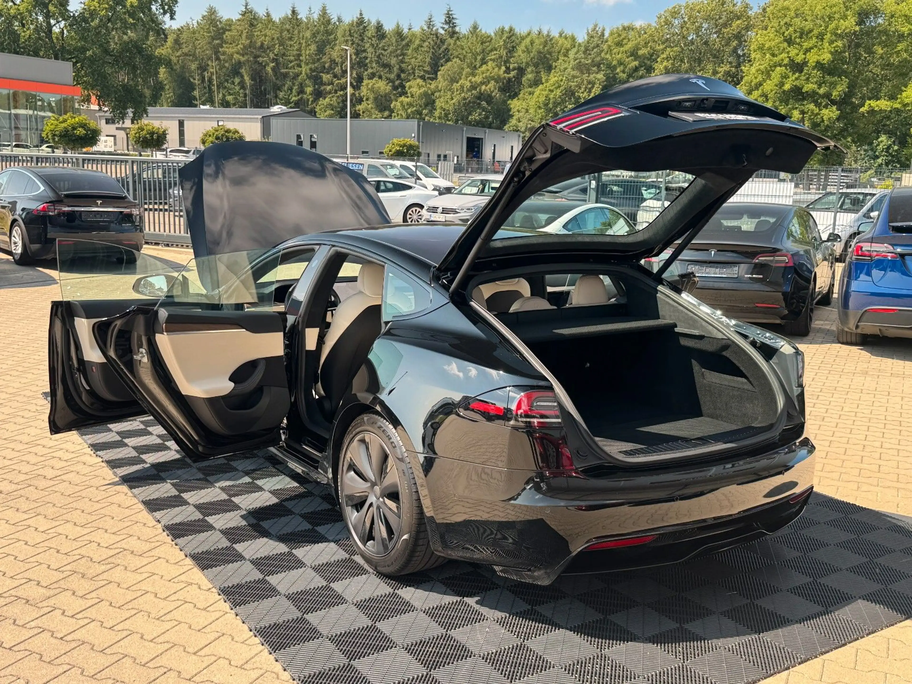 Tesla Model S MODEL S PALLADIUM | MATRIX | CREAM | — photo 7