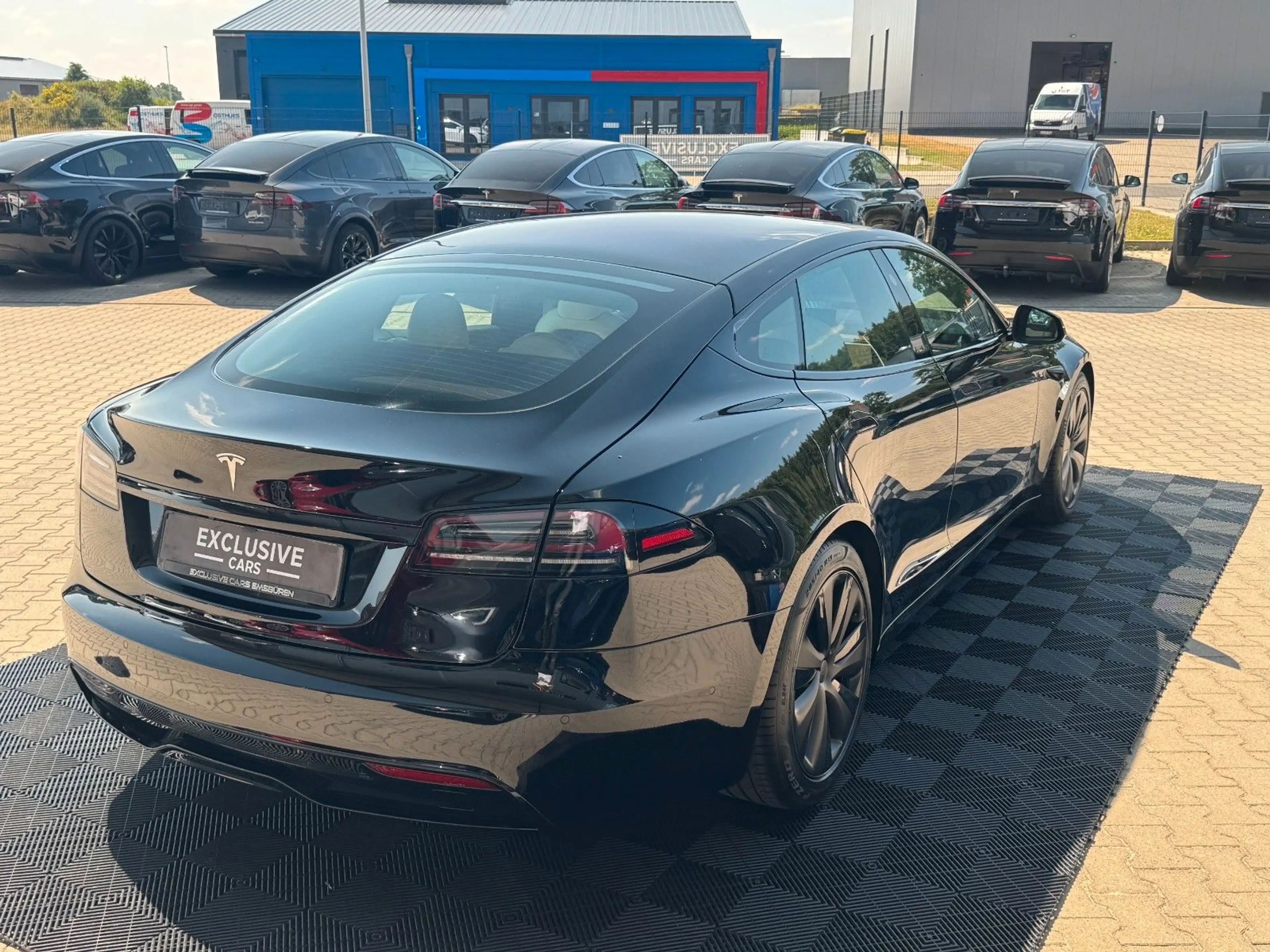 Tesla Model S MODEL S PALLADIUM | MATRIX | CREAM | — photo 9
