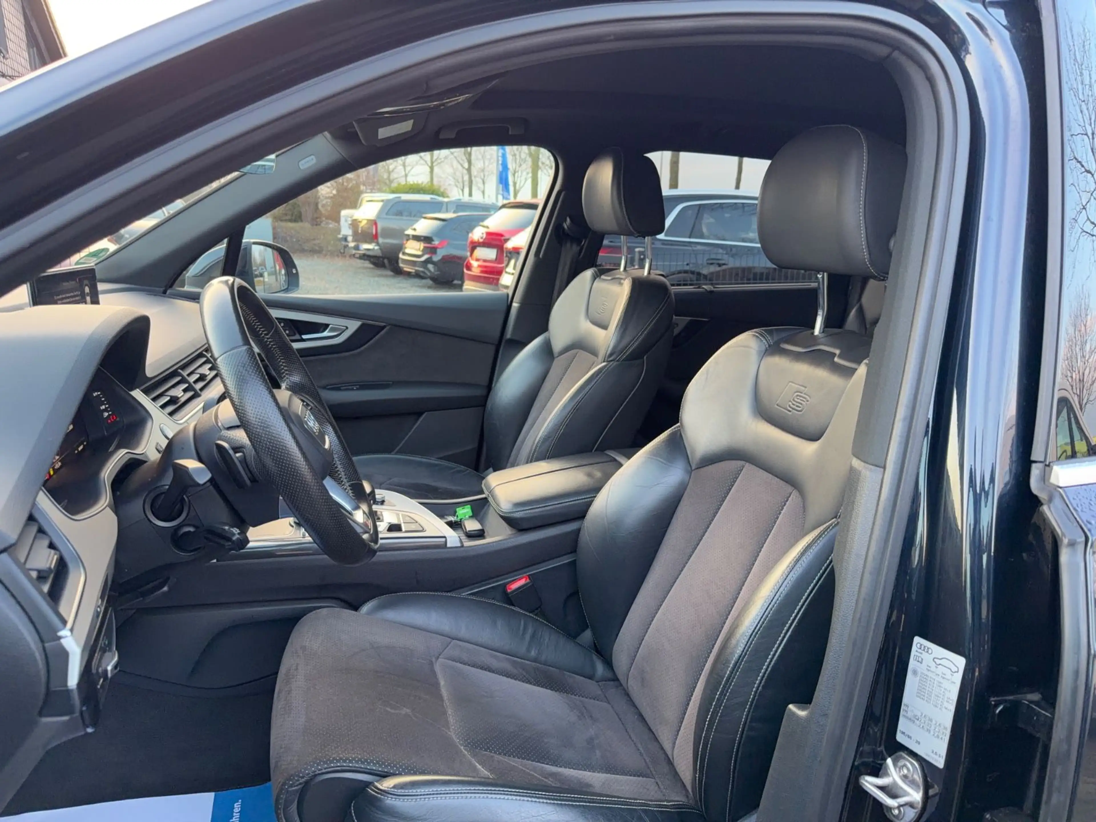 Audi Q7 3.0 TDI  S line Xenon+ Memory 7-Sitze *PANO* — photo 9