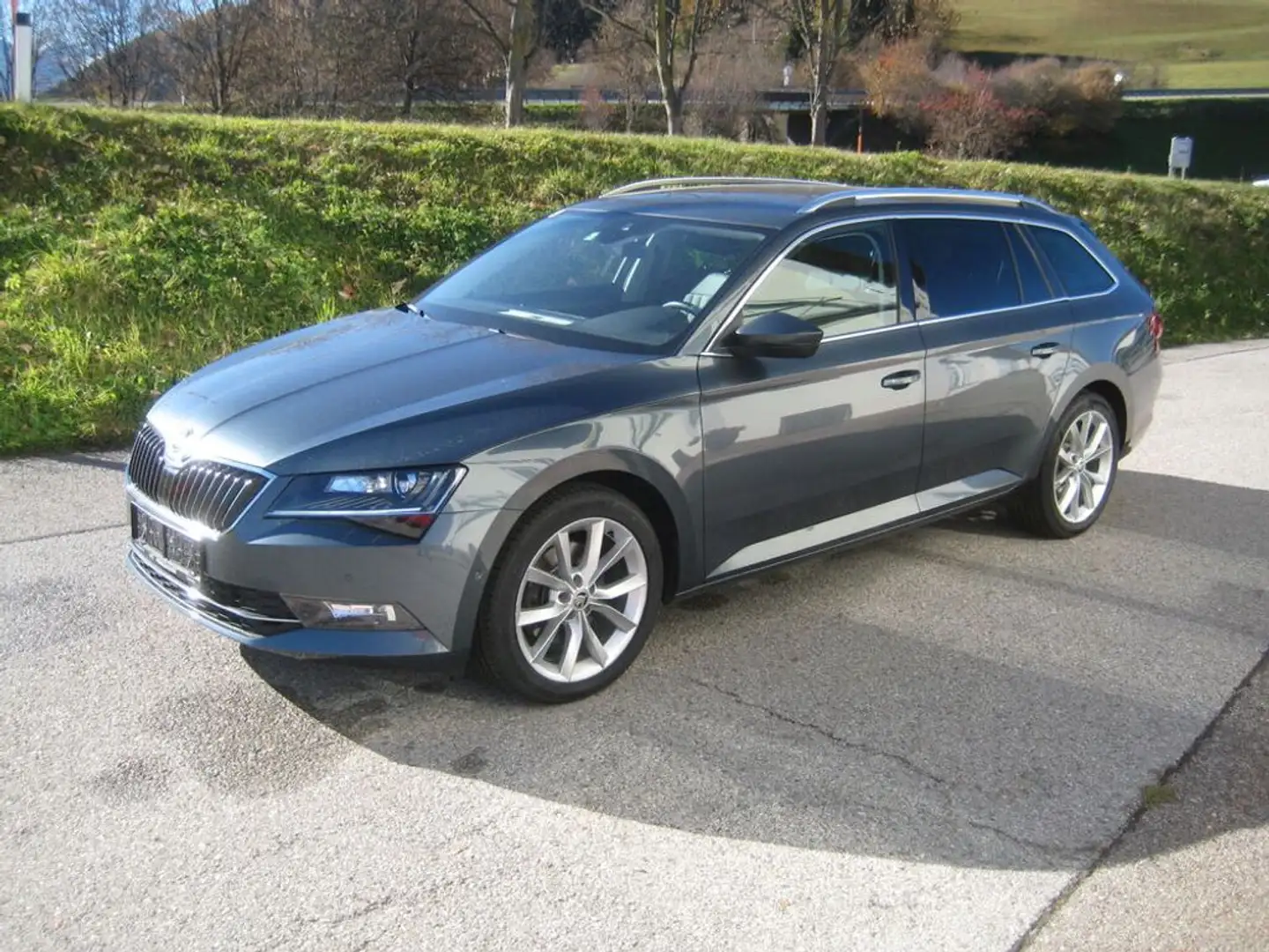 Skoda Superb Style 2,0 TDI, DSG, LED, Navi, Leder,AHK Grau - 1