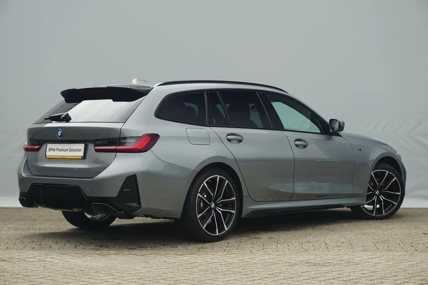 BMW 320 3 Serie Touring 320e M Sport  / Trekhaak / M Perfo Gris - 2