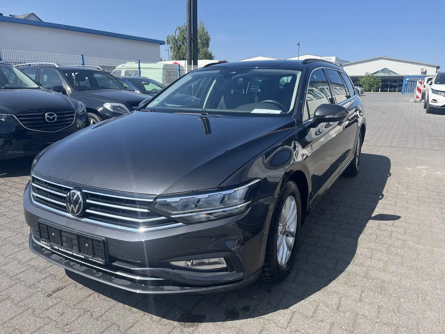 Volkswagen Passat Variant Business 2.0 TDI, DSG, Navi, Alu Nero - 1