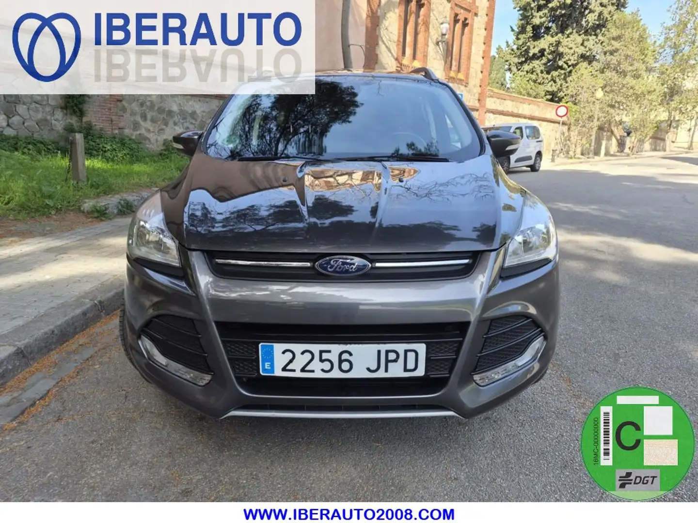 Ford Kuga 1.5TDCi Auto S&S Trend 4x2 120 Grau - 2
