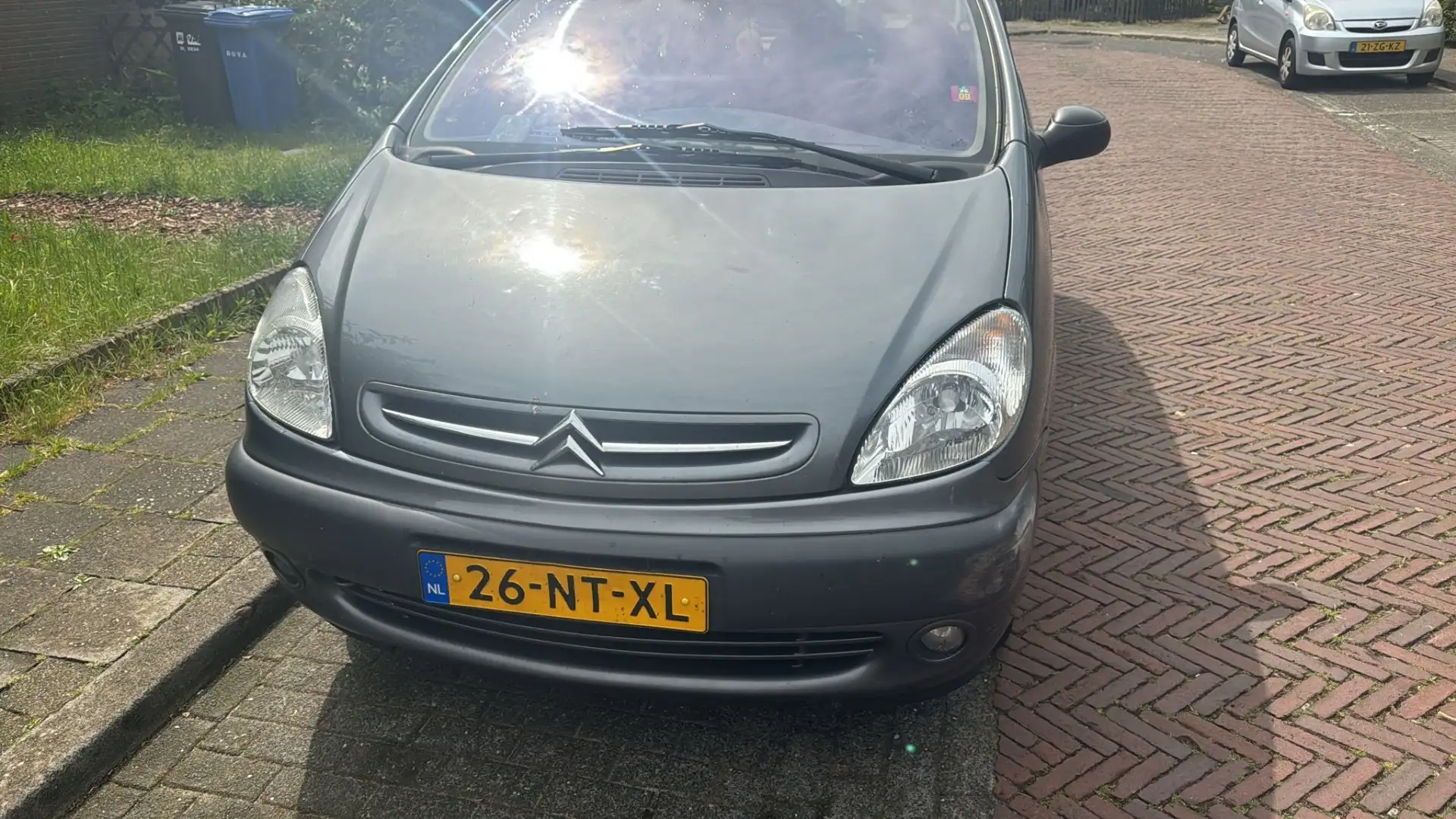 Citroen Xsara Picasso 1.8i-16V Différence2 Gris - 1