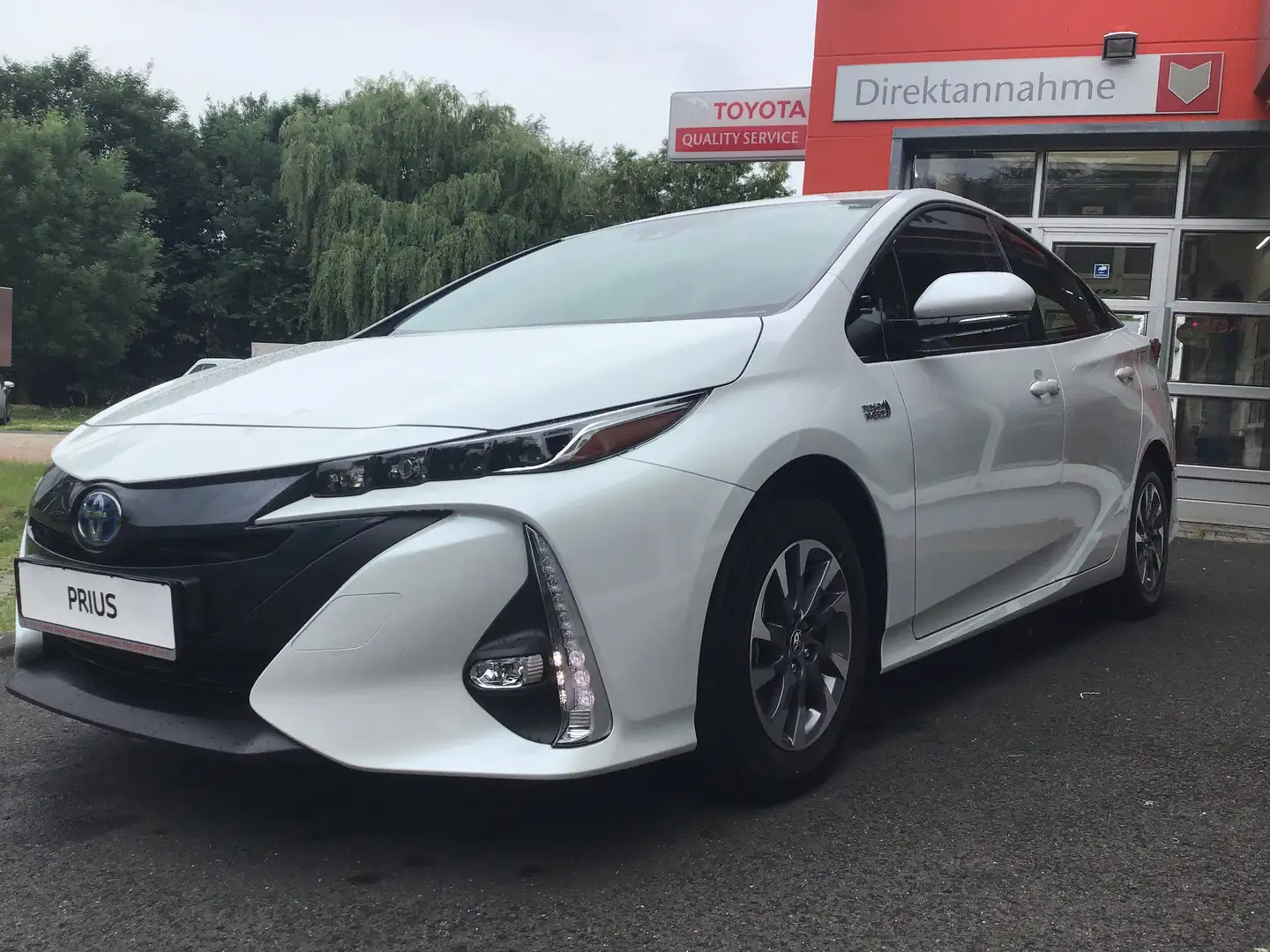 Toyota Prius Plug-in Hybrid "Comfort" inkl. Navi und Matrix-LED Weiß - 2